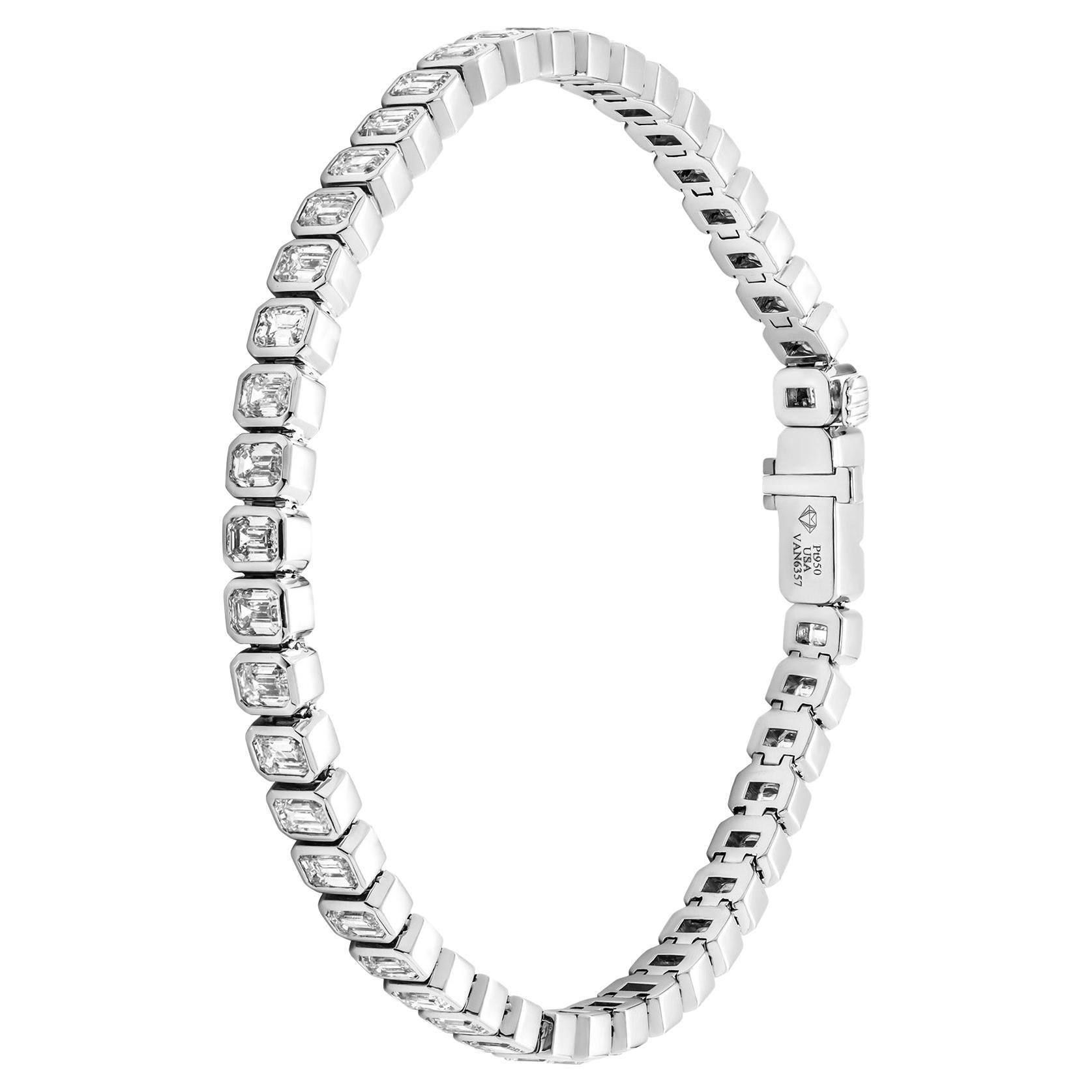 Emerald cut diamond Bezel bracelet in Platinum For Sale