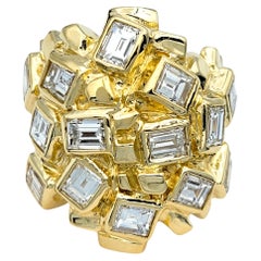 Bague cocktail grappe de diamants taille émeraude en or jaune 14 carats