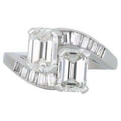 Kreuzförmiger Diamantring mit Smaragdschliff, amerikanisch, um 1950.