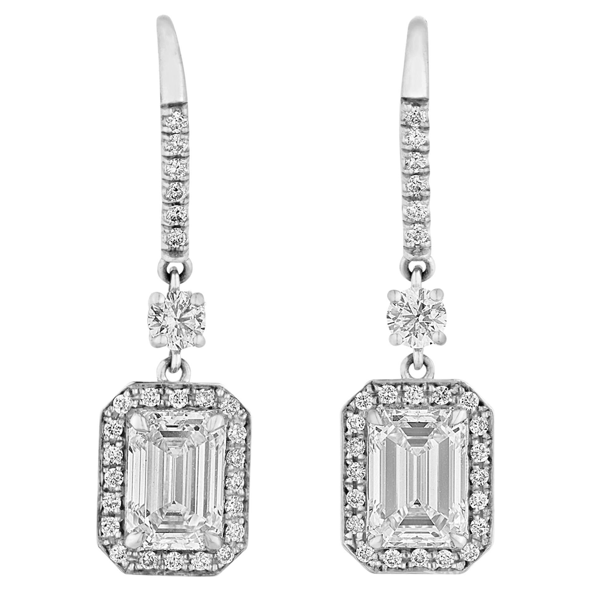 Boucles d'oreilles pendantes en diamant taille émeraude, 2,17 carats