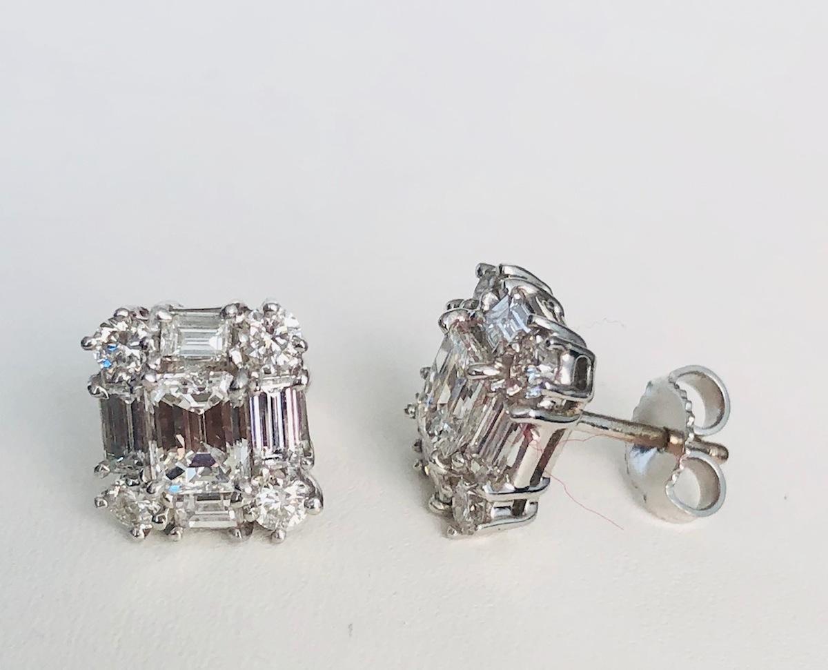 This is the smallest pair of the three versions of this design in our line. Available in a medium and in a large version.
These  earrings with post backs, are made in platinum, set with collection quality diamonds.
8 Baguette diamonds 0.82 carats, 8