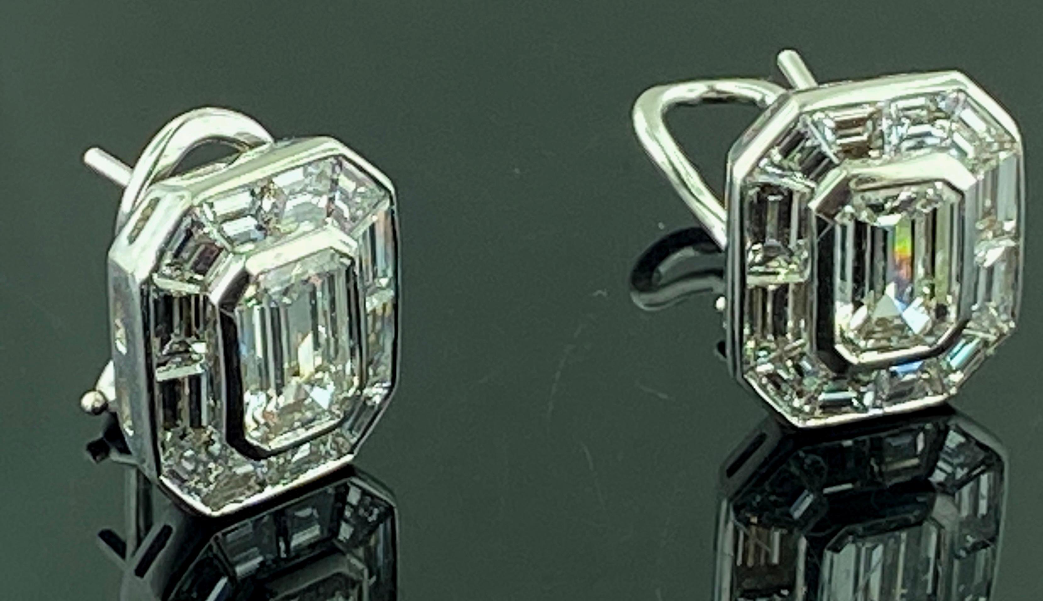 Emerald Cut Diamond Earrings set in Platinum. For Sale 4