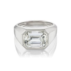 Smaragdschliff-Diamant-Ost-West-Set Flush Mount Ring