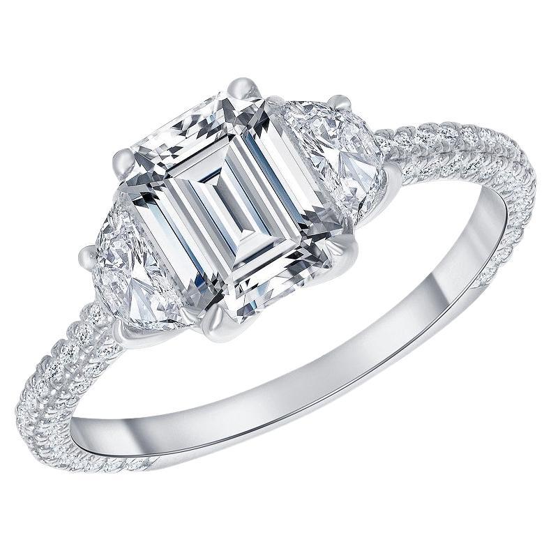 Bague de fiançailles avec diamant taille émeraude de 2,25 ct. tw. ( 1 ct. Diamant central)