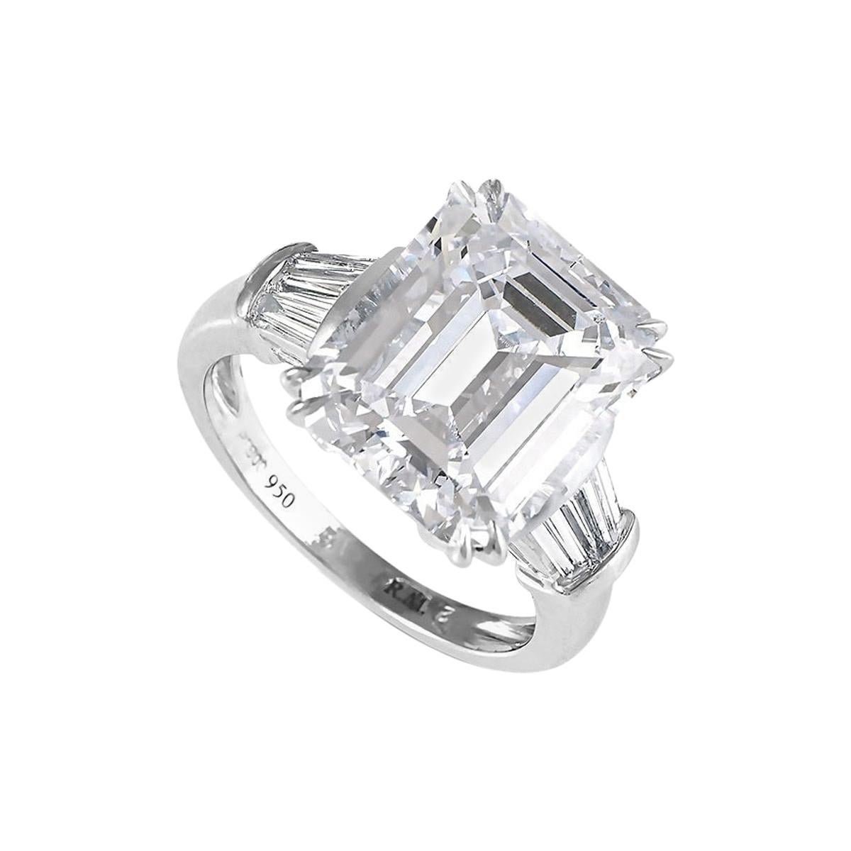 Emerald-Cut Diamond Solitaire Ring 