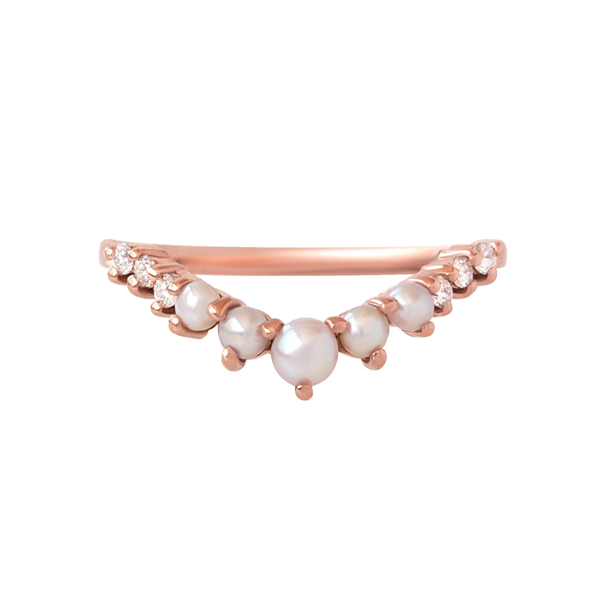 Set di anelli di fidanzamento con diamanti a taglio smeraldo Spark & Pearls Anelli a V nidificanti Due anelli in vendita 2