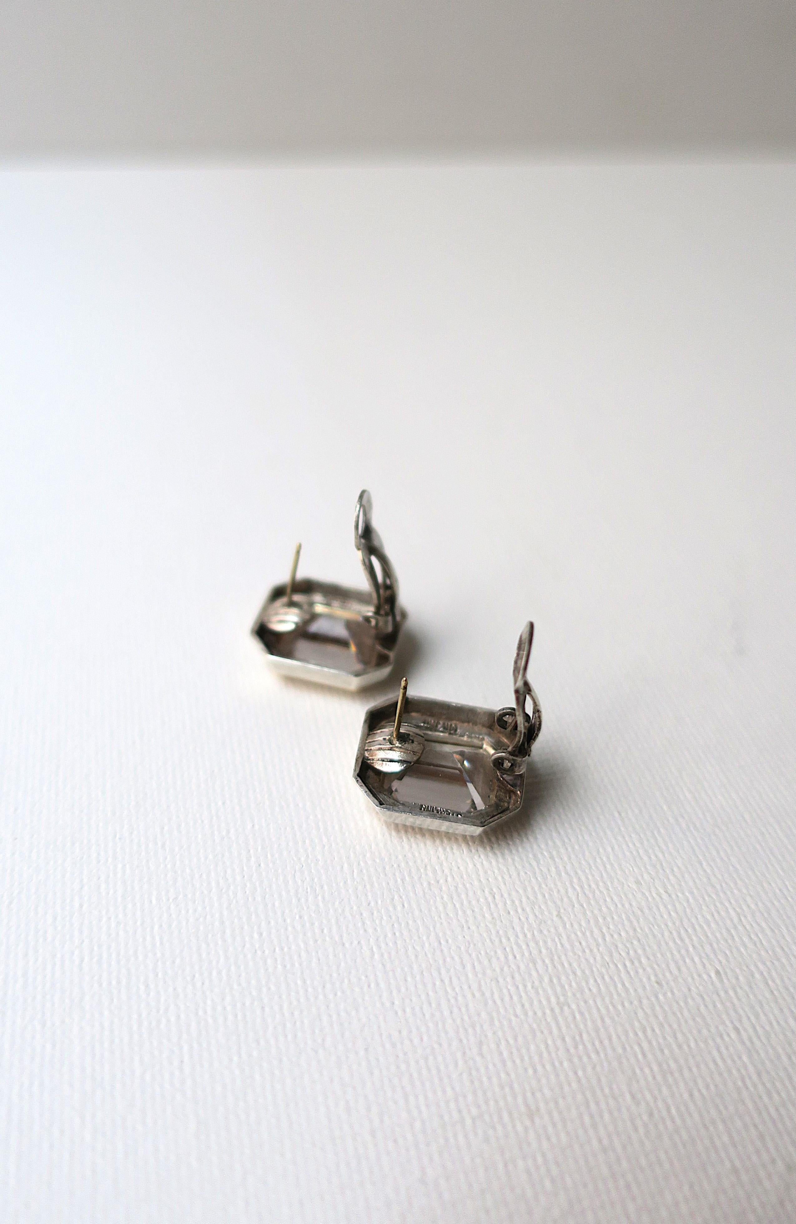 Boucles d'oreilles en or 14 carats et argent sterling avec diamants taille émeraude en vente 7