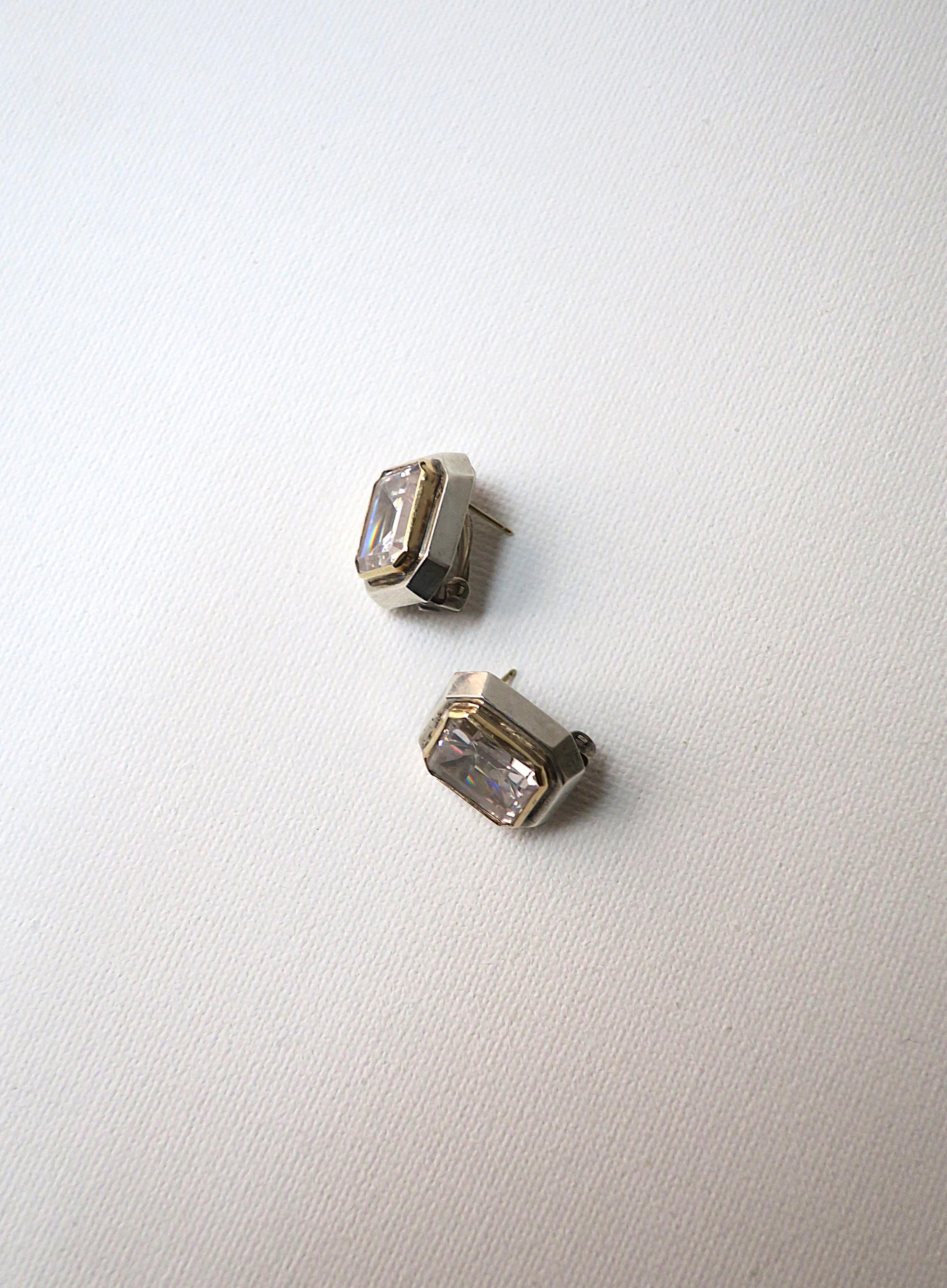 Boucles d'oreilles en or 14 carats et argent sterling avec diamants taille émeraude en vente 4