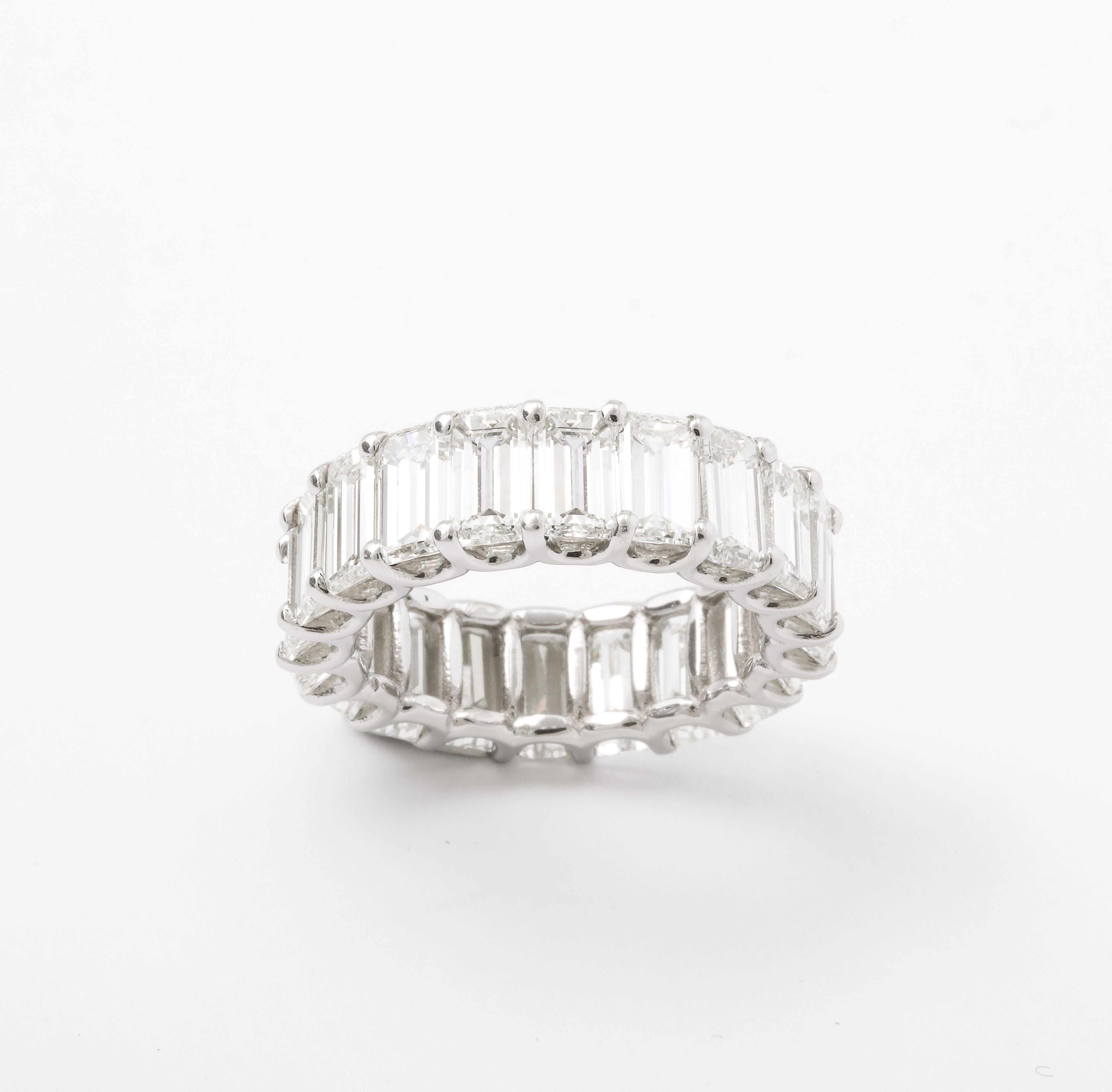 Emerald Cut Diamond Eternity Band In New Condition For Sale In New York, NY