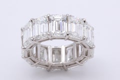 Anillo de eternidad de diamantes talla esmeralda certificado GIA 18,51 quilates