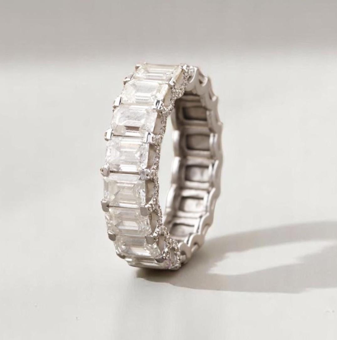 Bague d'éternité en or massif 14 carats avec diamant taille émeraude certifié Neuf - En vente à New Delhi, DL
