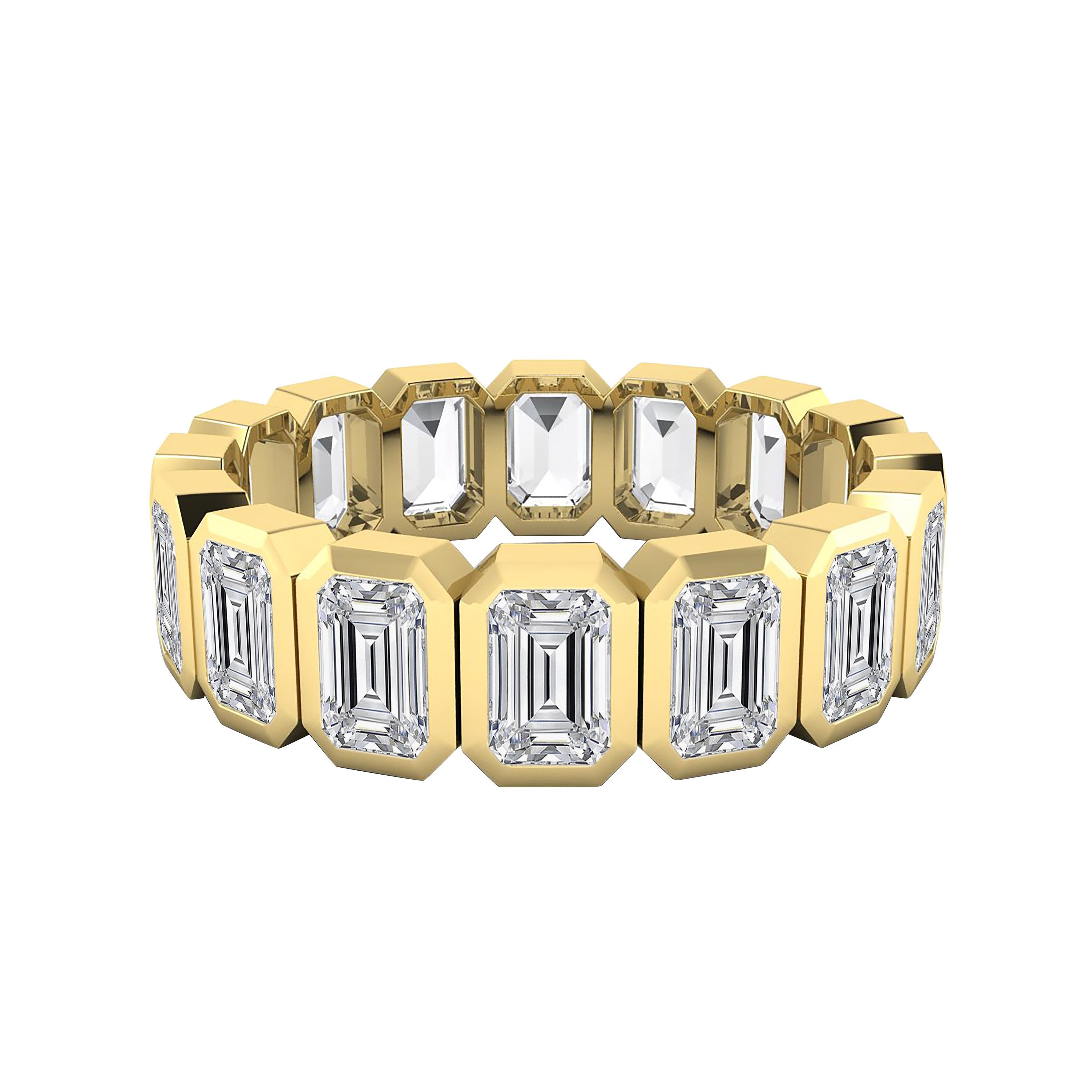 Im Angebot: Eternity-Ring aus 18 Karat Gelbgold mit Diamanten im Smaragdschliff () 5