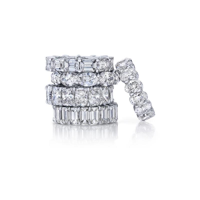 Modern Emerald Cut Diamond Eternity Ladies Ring Band Platinum 3.25cts For Sale