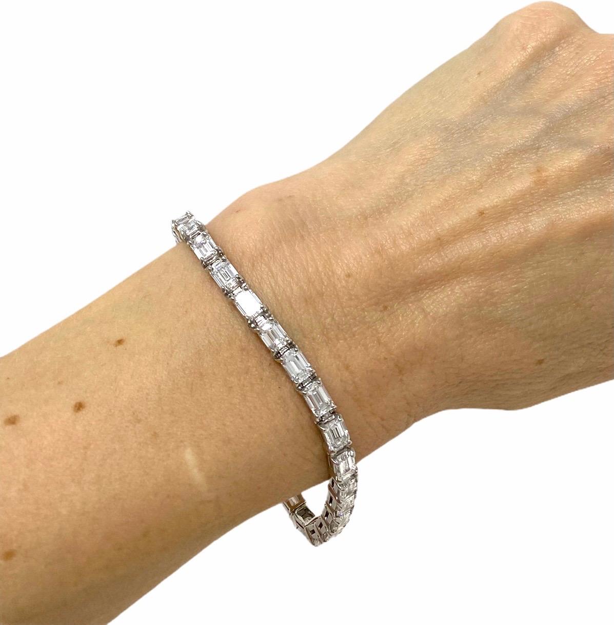 Emerald Cut Diamond Eternity Line Tennis Bracelet in Platinum 14.28 Carats Total For Sale 10