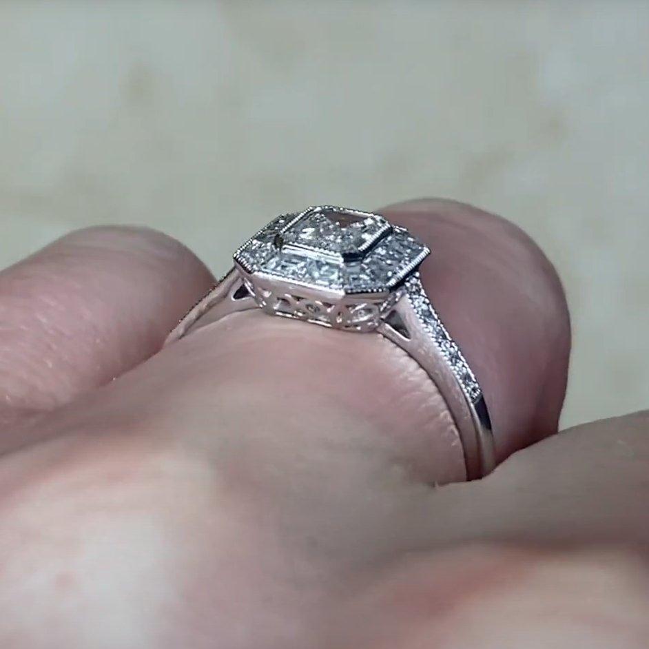 Anello di fidanzamento con diamante taglio smeraldo (GIA circa 0,50 carati), platino In condizioni ottime in vendita a New York, NY