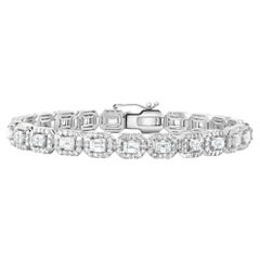 Bracciale aureola con diamanti taglio smeraldo, Est-Ovest, in oro bianco 18 carati, 8,15 carati