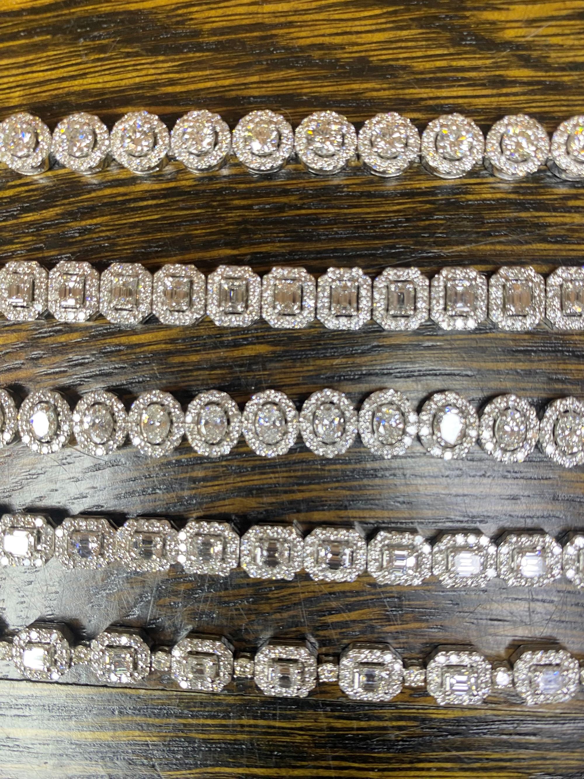 Emerald Cut Diamond Halo Bracelet in 14K White Gold, 8.35 Carats In New Condition For Sale In New York, NY