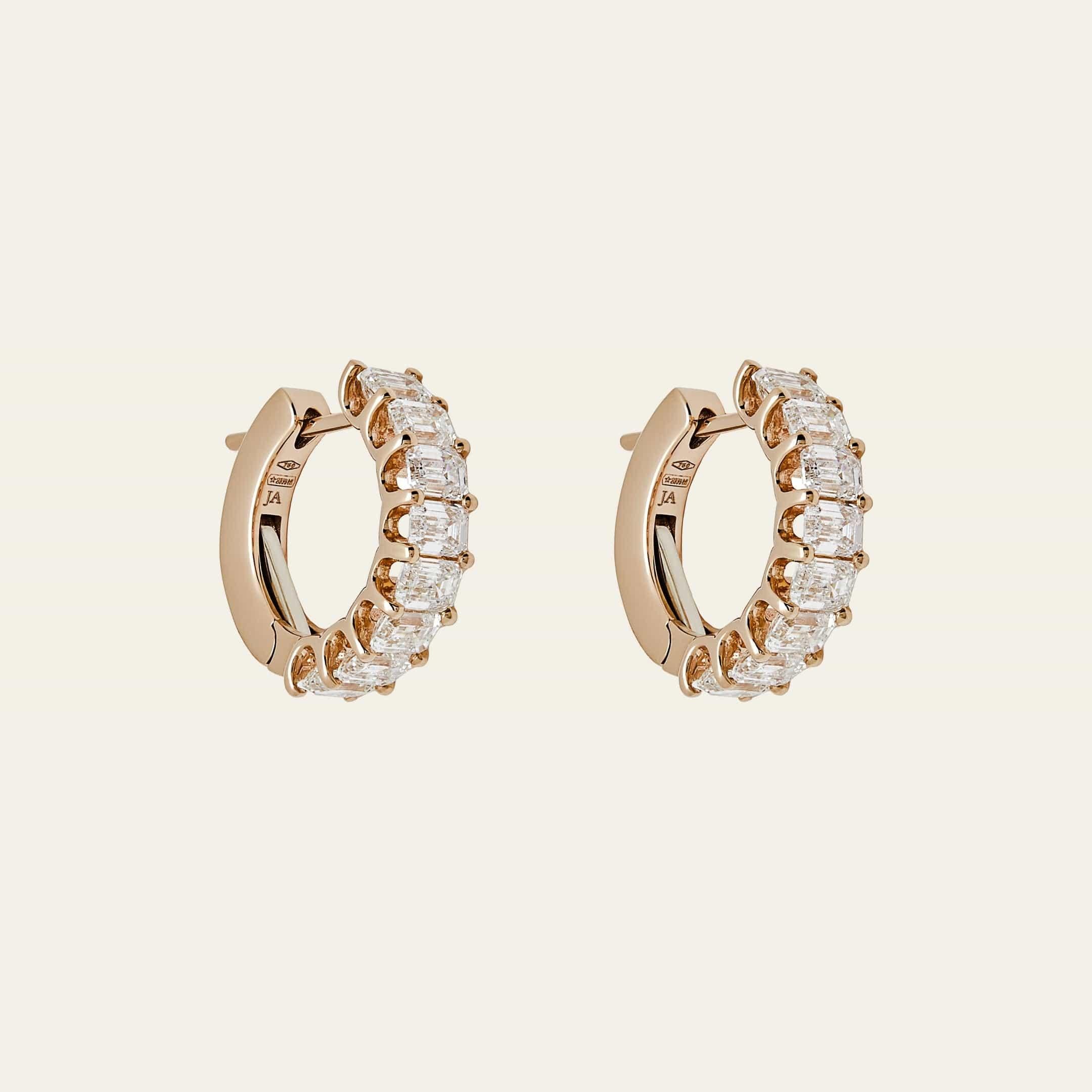 Pendientes de aro con diamantes talla esmeralda en oro rosa Corte esmeralda en venta