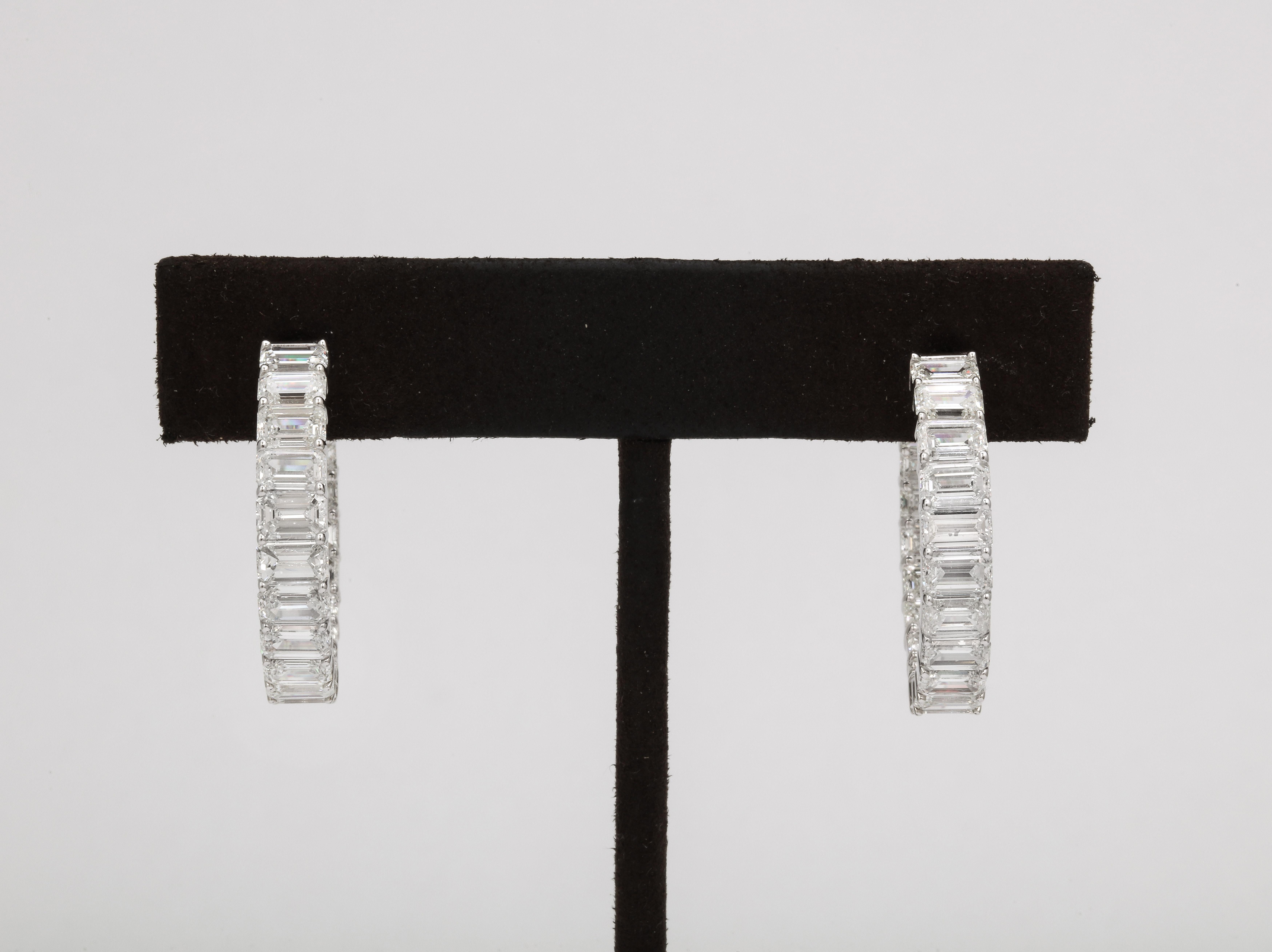 Smaragdschliff-Diamant-Reifen im Zustand „Neu“ in New York, NY