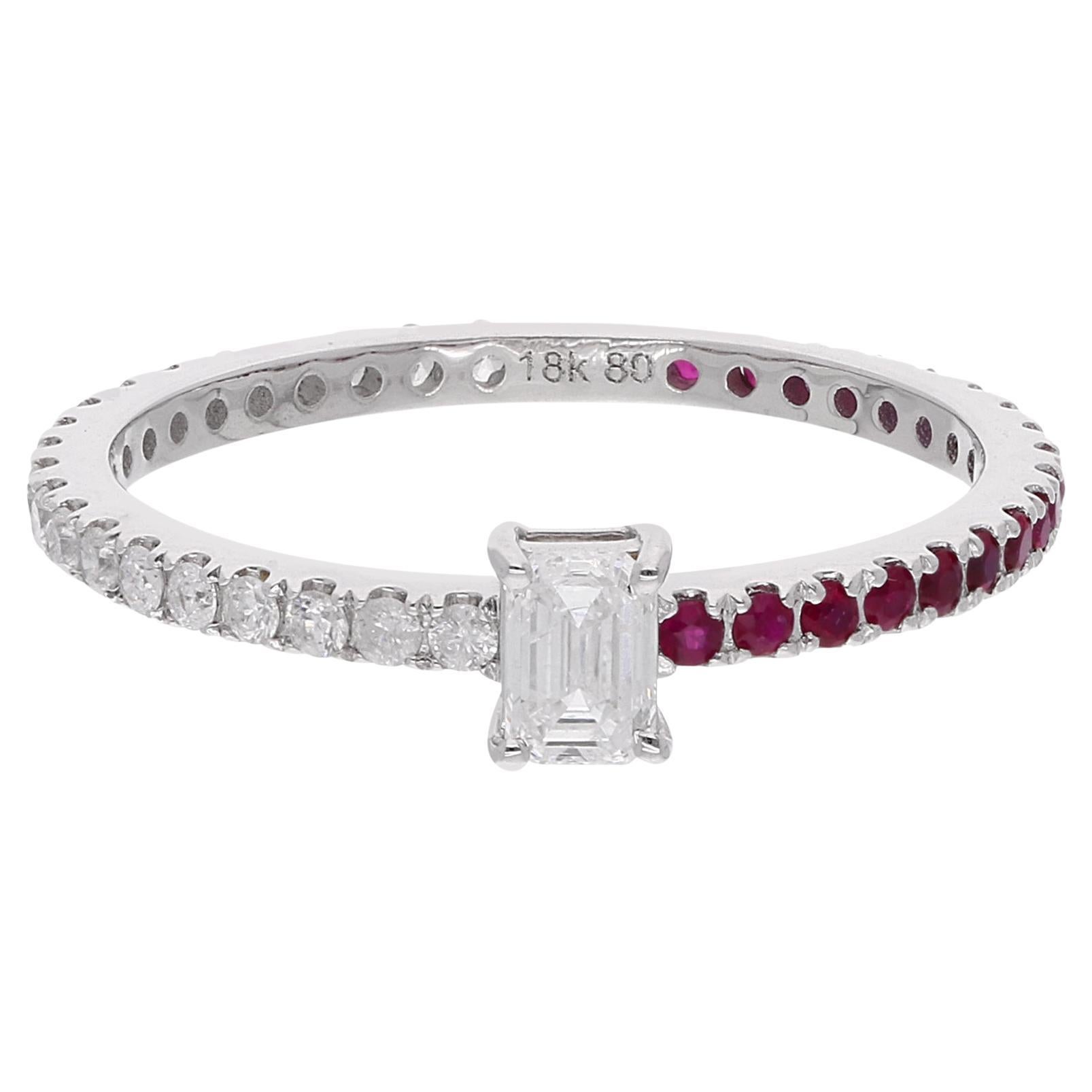 En vente :  Bague à anneau en or blanc 18 carats pavée de diamants taille émeraude pierre précieuse rubis Bijoux en or blanc 18 carats