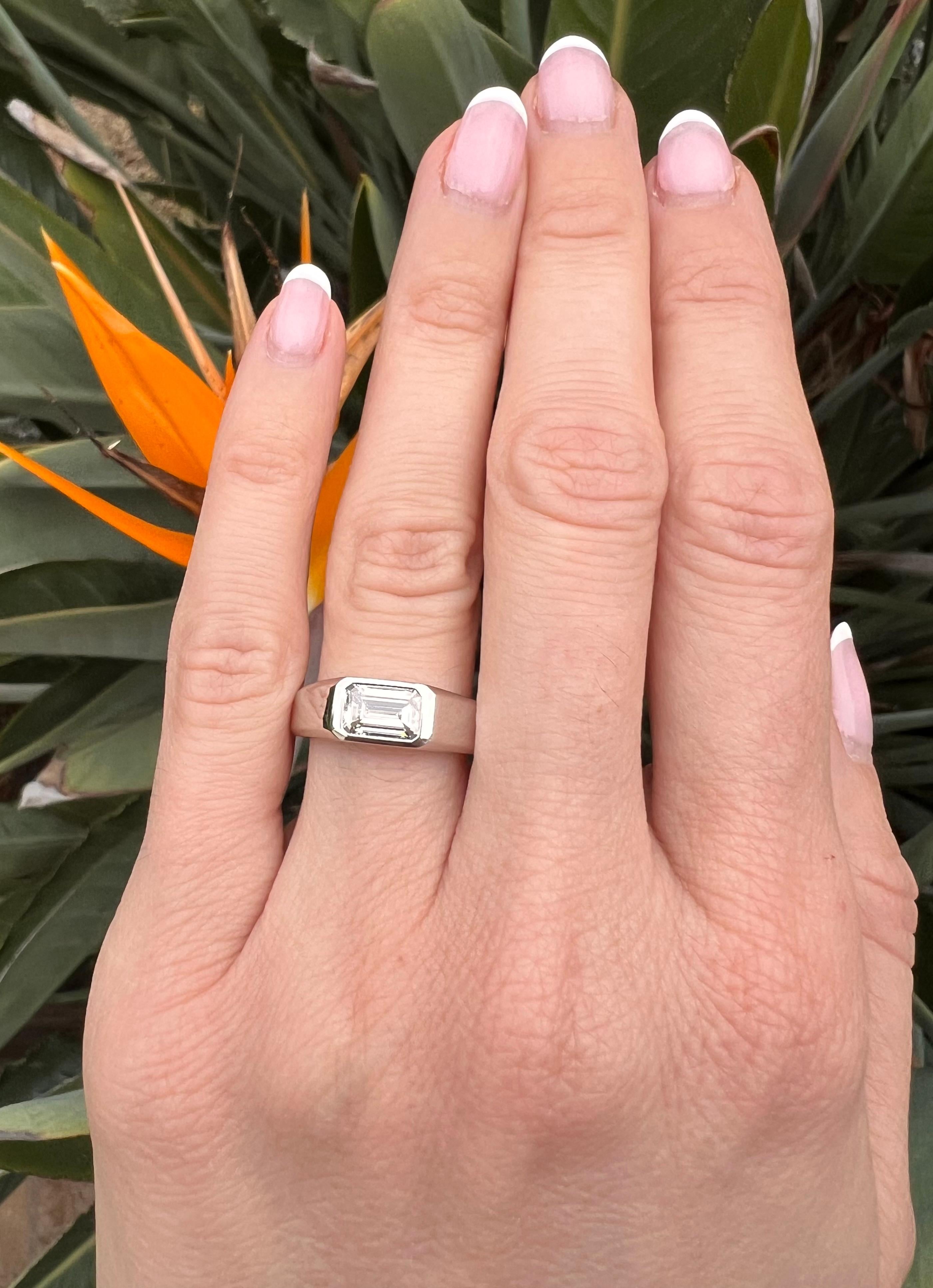 Emerald Cut Diamond Platinum Ring – Unisex Design, Customizable in Any Gemstone For Sale 4