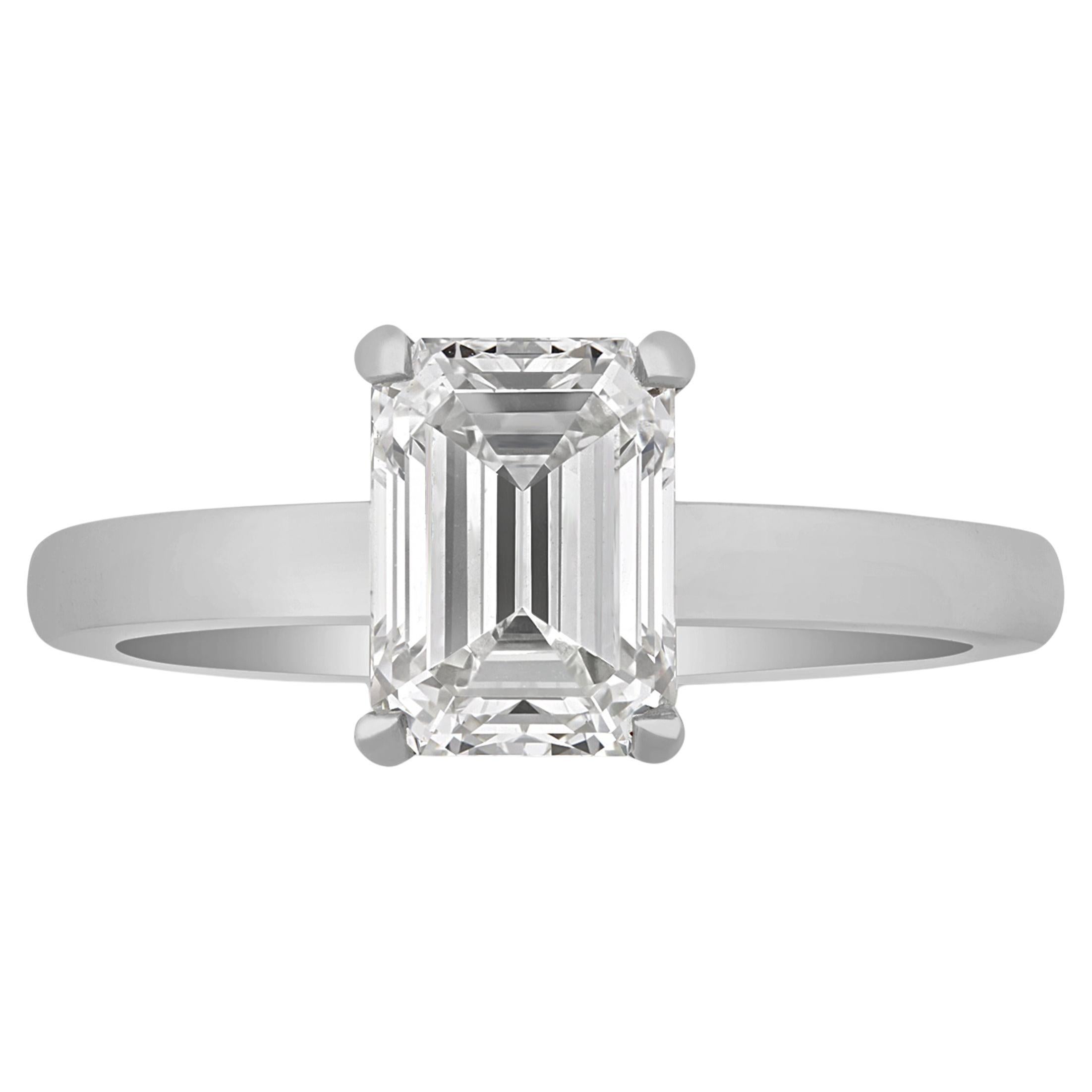 Emerald Cut Diamond Ring, 1.54 carats For Sale