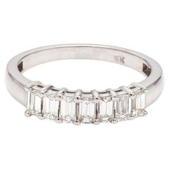 Emerald-Cut Diamond Ring in F VS1