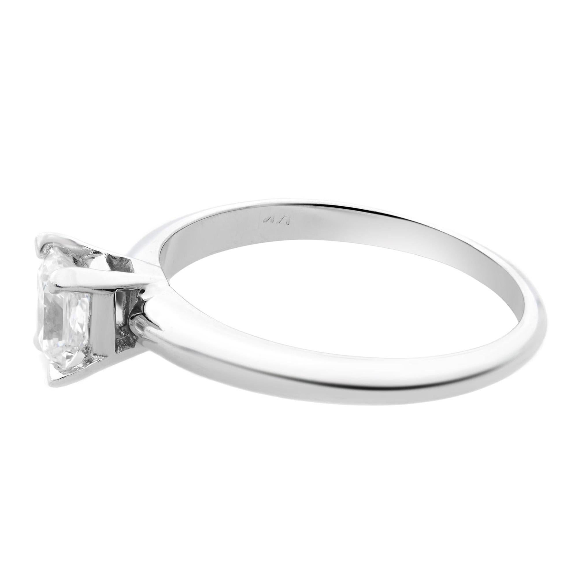 Smaragdschliff Diamant Solitär Verlobungsring 14K Weißgold 0,30cttw im Zustand „Neu“ im Angebot in New York, NY
