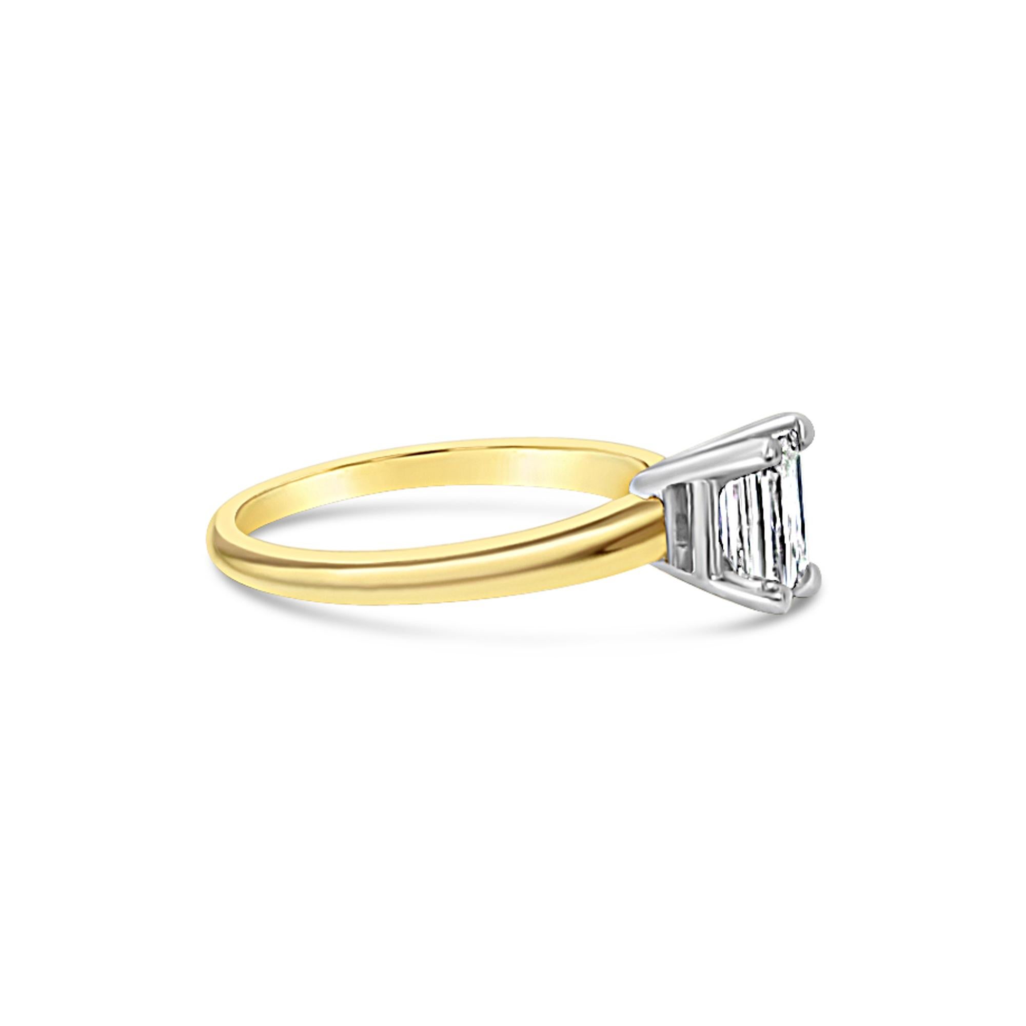 Taille émeraude Bague de fiançailles solitaire à diamant taille émeraude en vente