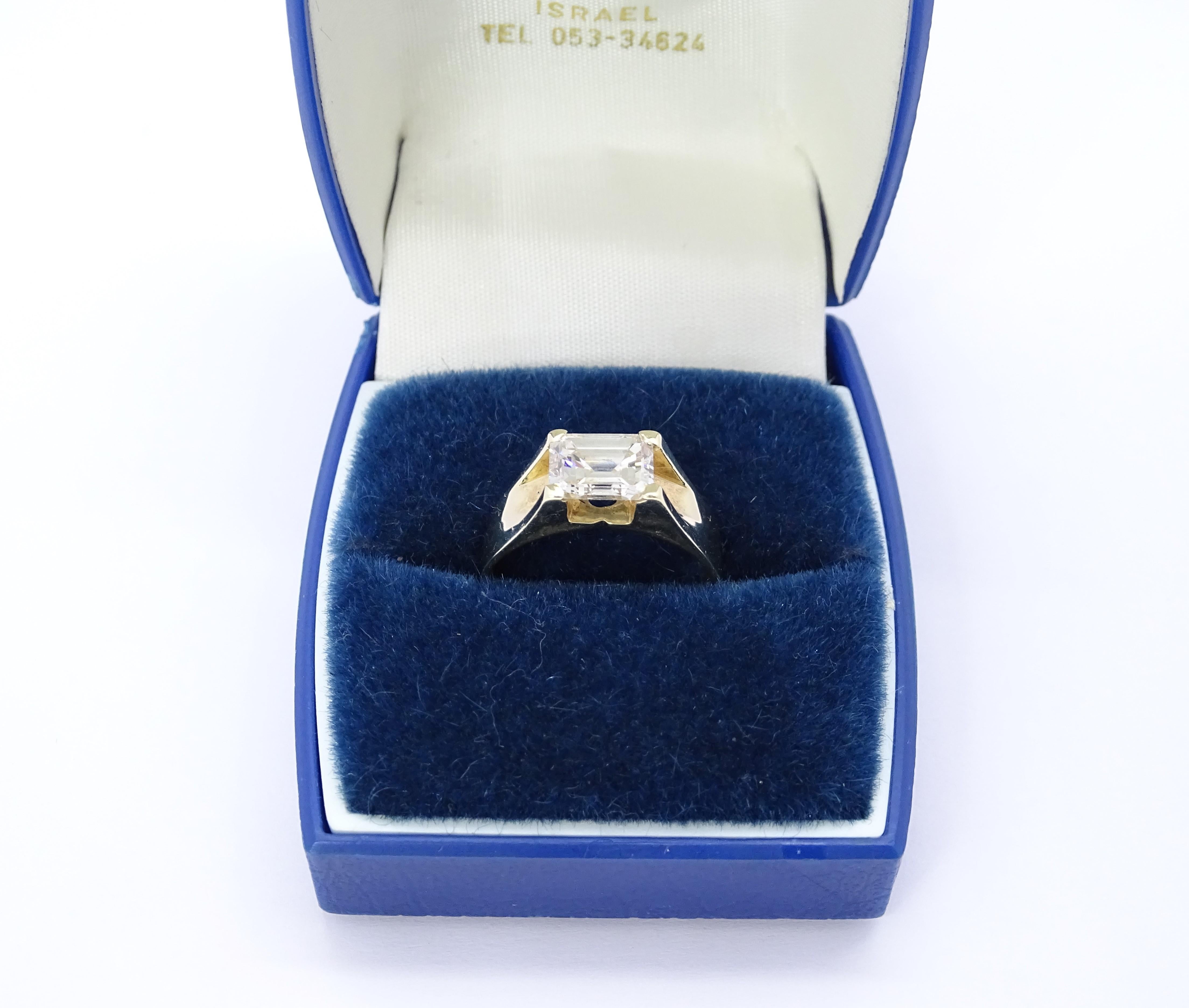 Smaragdschliff Diamant Solitär Ring 1,66 ct LC (IF - I), 80er Jahre - Israel im Angebot 13