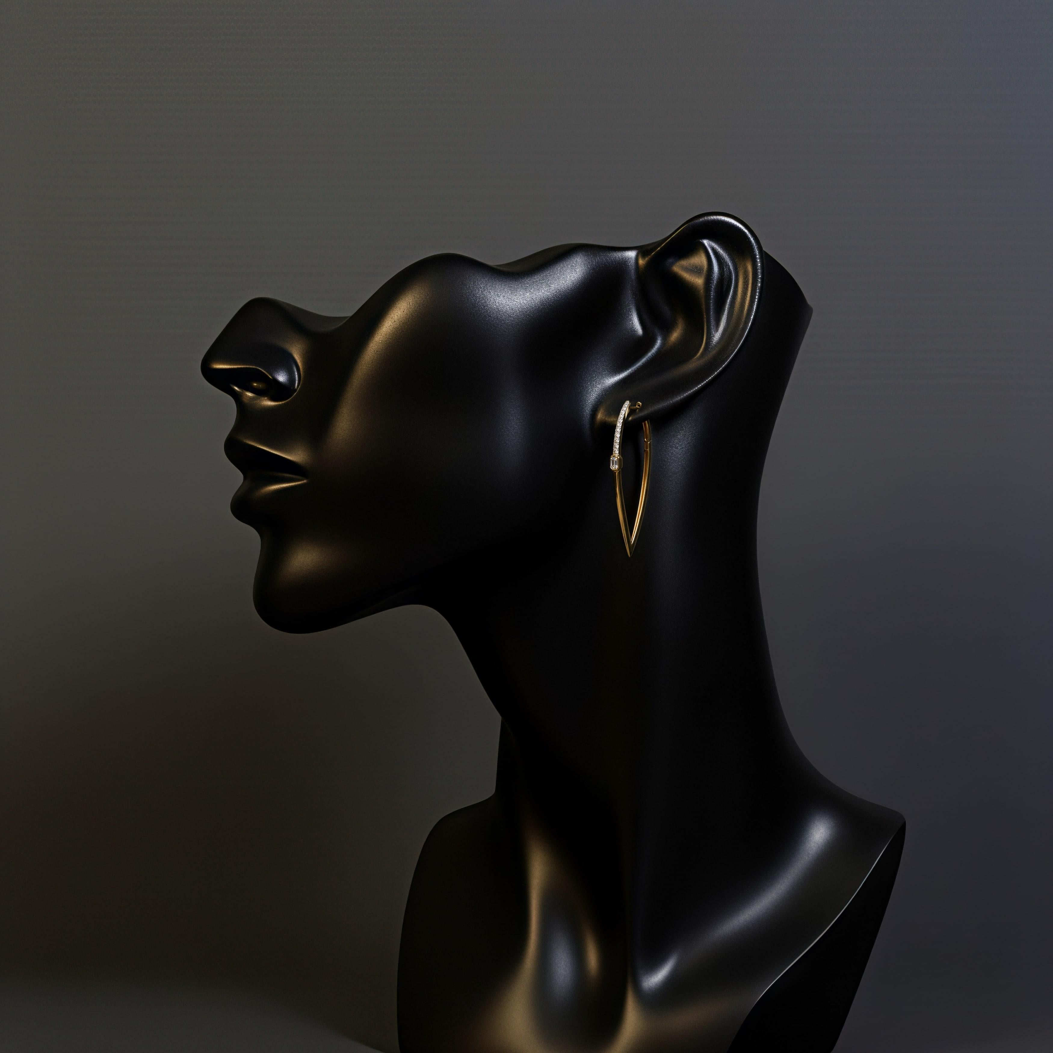 Taille émeraude Boucles d'oreilles en or jaune 14K (ou 18K sur demande) avec diamant taille émeraude et épi en vente