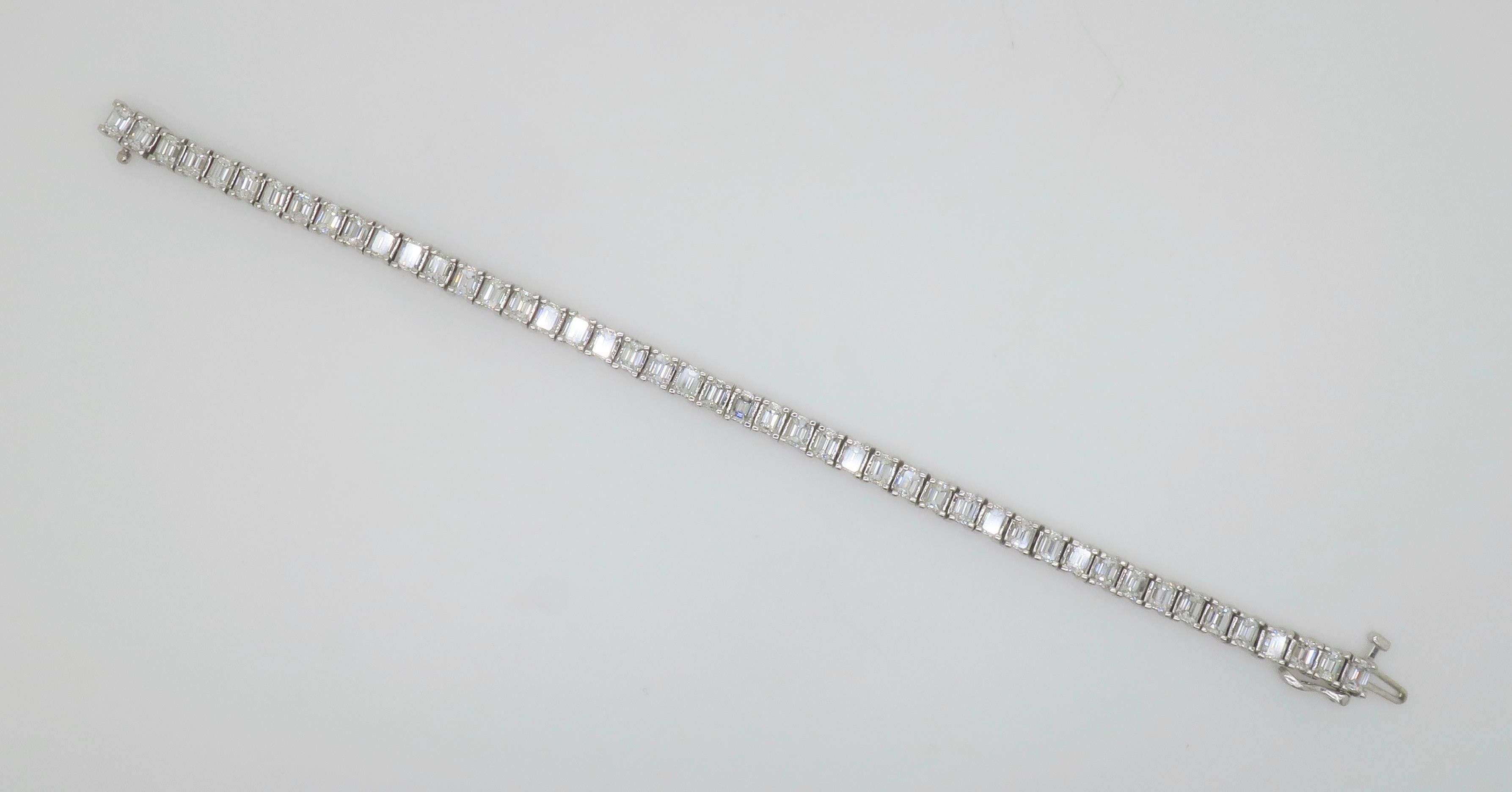 Bracelet de tennis avec diamant taille émeraude en vente 3