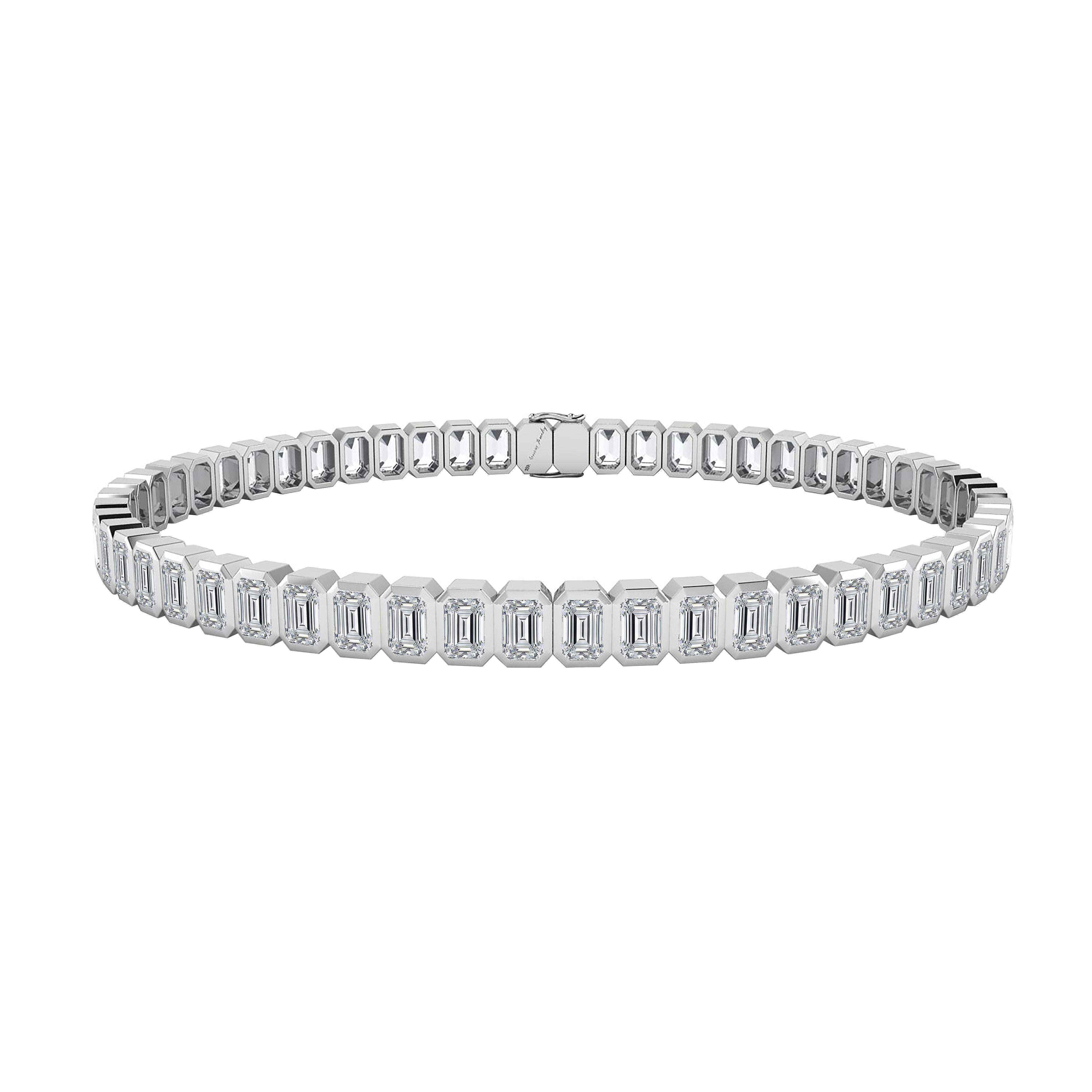 Moderne Bracelet tennis en or blanc 18 carats avec diamants taille émeraude en vente