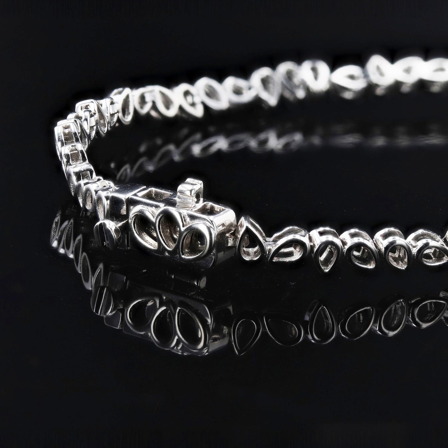 Tennis-Halskette mit Diamanten im Smaragdschliff im Zustand „Neu“ im Angebot in Calabasas, CA