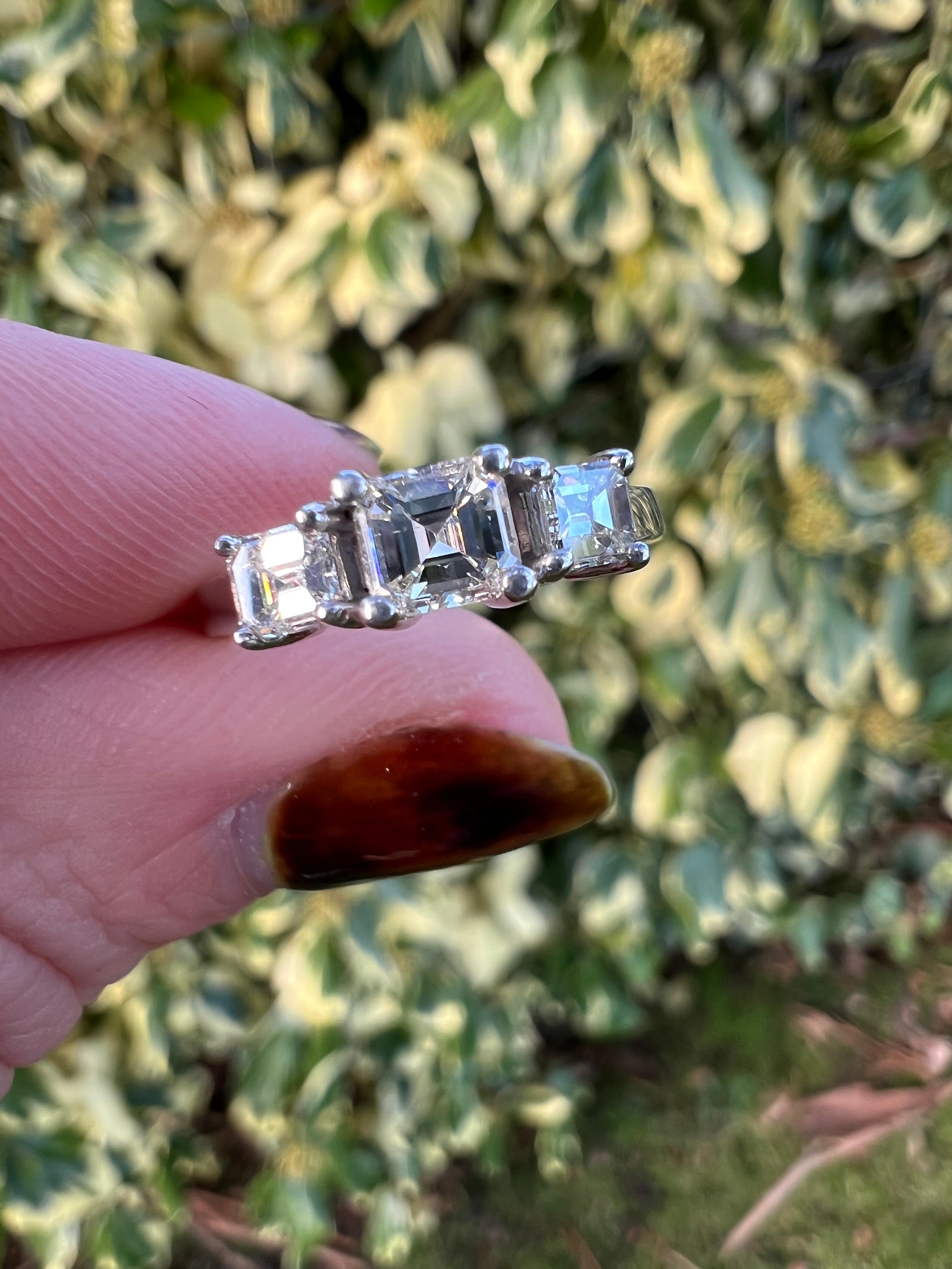 Emerald Cut Diamond Three-Stone Ring 18 Karat White Gold 0.76ct For Sale 3