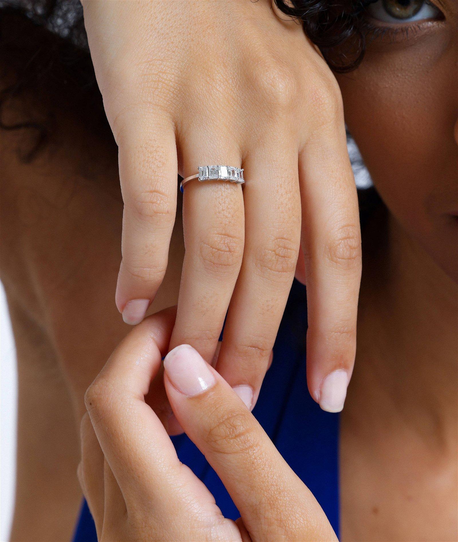 Women's Emerald Cut Diamond Wedding 1.00ct Ring For Sale