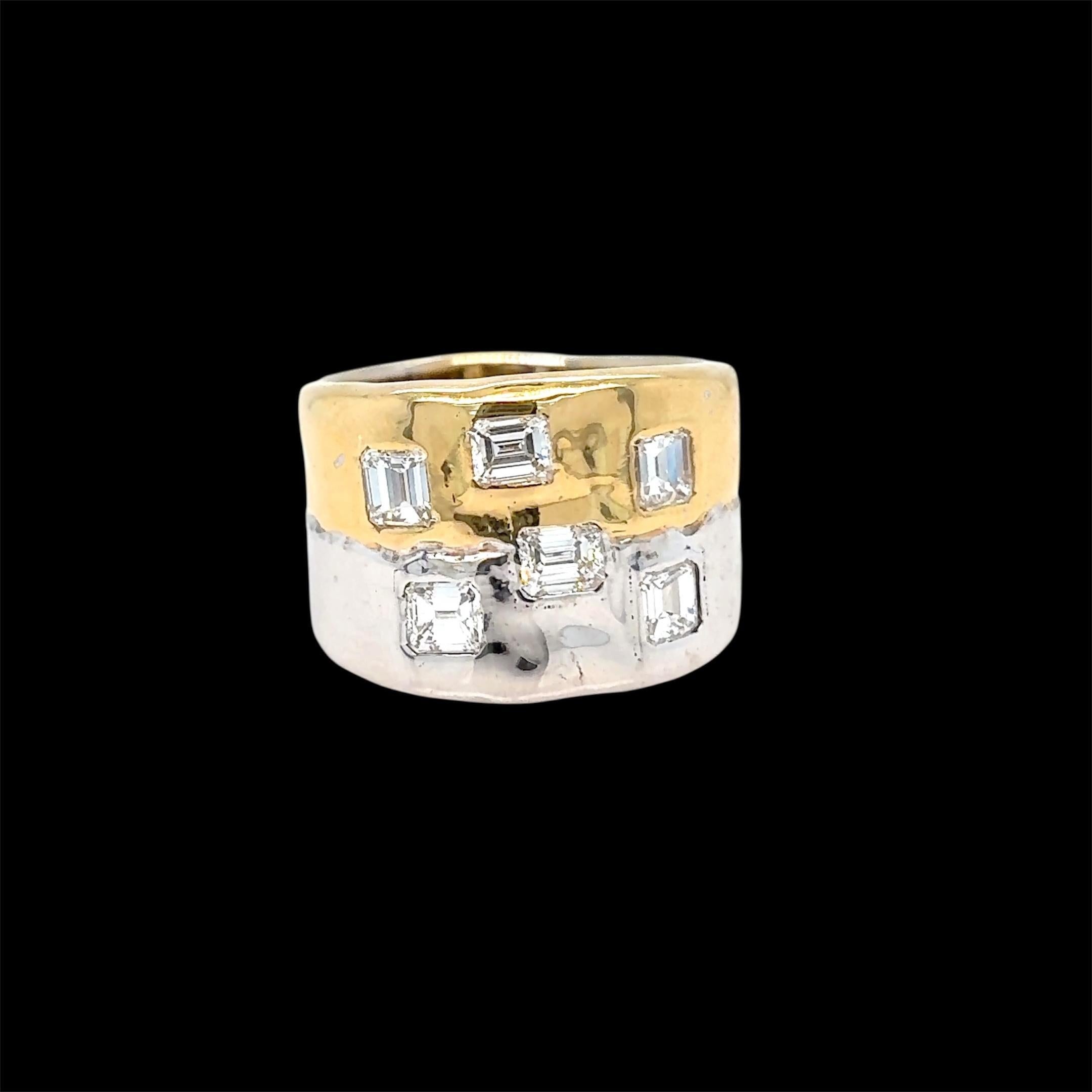 Taglio smeraldo Faraone Italia Anello in oro giallo e bianco con diamante taglio smeraldo in vendita