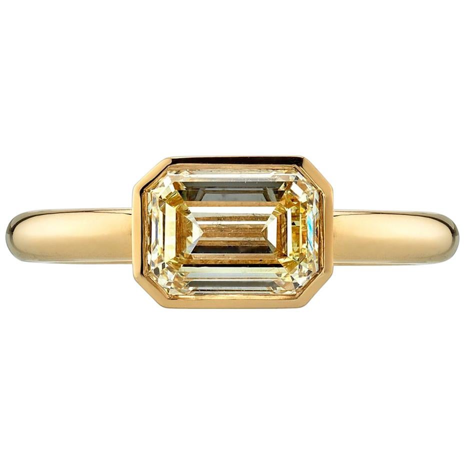 Handcrafted Leah Emerald Cut Diamond Ring in 18K Yellow Gold by Single Stone For Sale