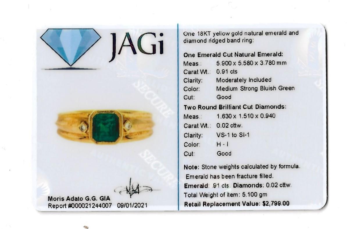 Emerald Cut Emerald and Diamond Ridged Band Ring in 18 Karat Yellow Gold For Sale 6
