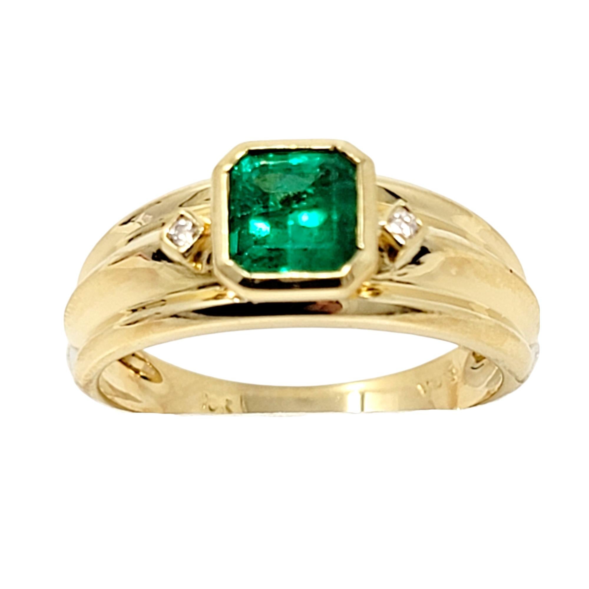 Contemporary Emerald Cut Emerald and Diamond Ridged Band Ring in 18 Karat Yellow Gold For Sale