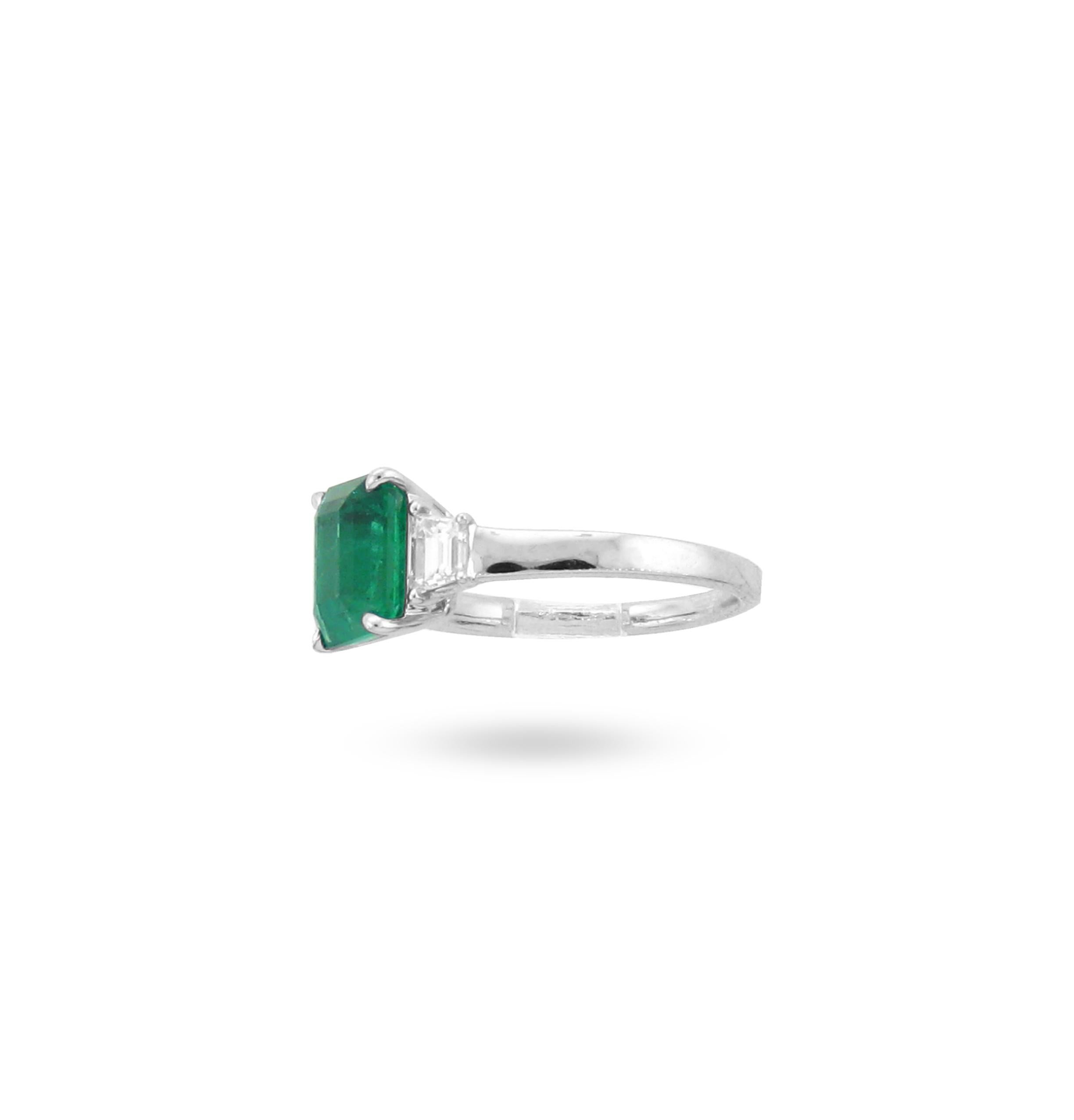 emerald cut engagement rings with trapezoid side stones