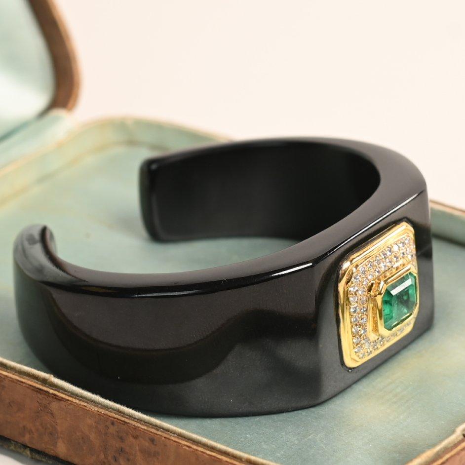 Art Deco Emerald Cut Emerald (Approx 0.80-Carats) and Diamonds Black Jade Bangle For Sale