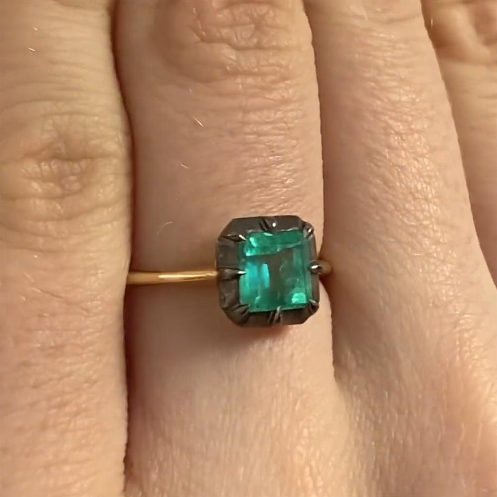 Smaragdschliff Smaragd (ca. 1,00 Karat) Ring mit Zackenbesatz, 18k Gelbgold (Art déco) im Angebot