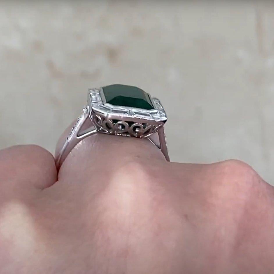 Smeraldo taglio smeraldo (circa 5,60 carati) con diamante rotondo (circa 1,50 carati) In condizioni ottime in vendita a New York, NY