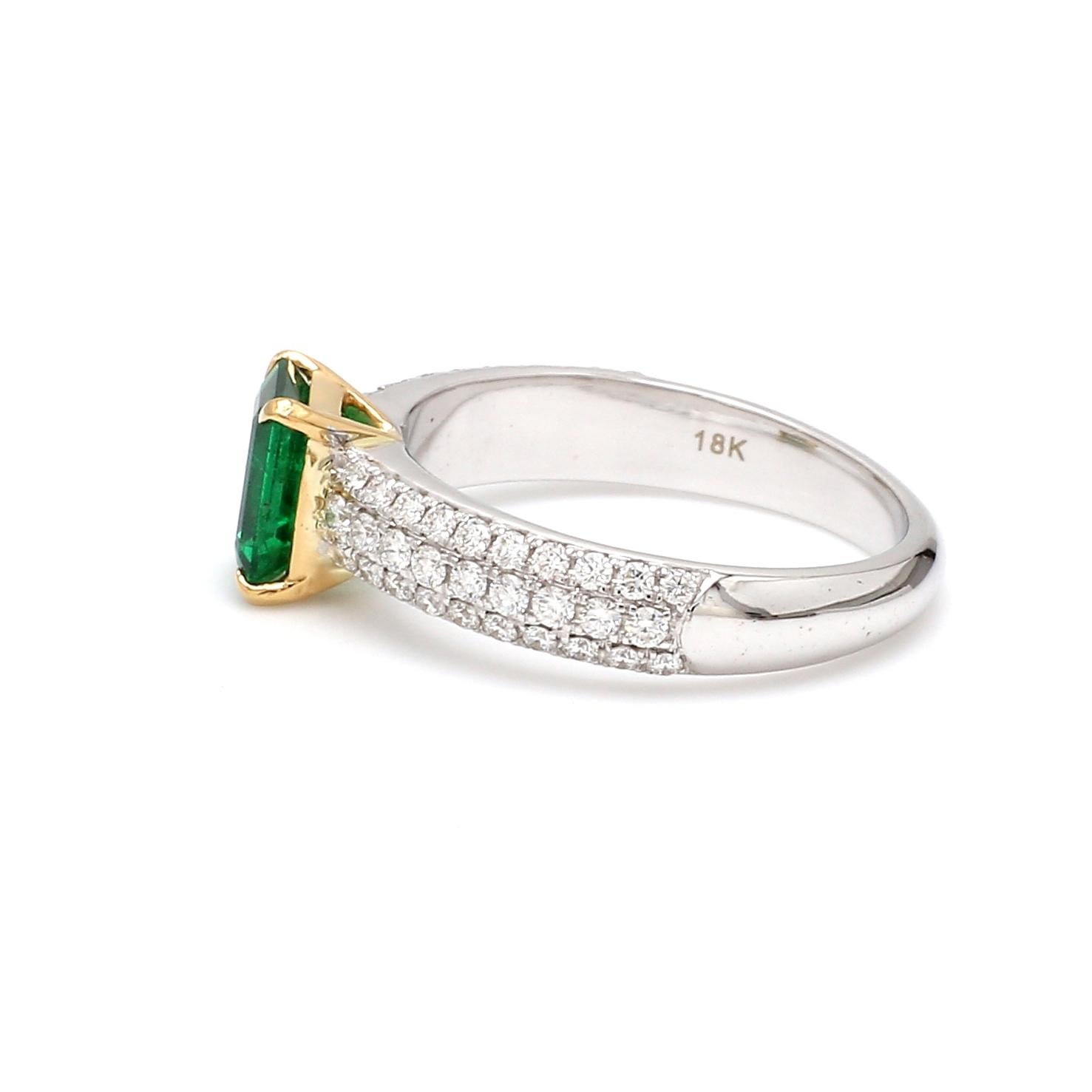 18 karat gold emerald ring