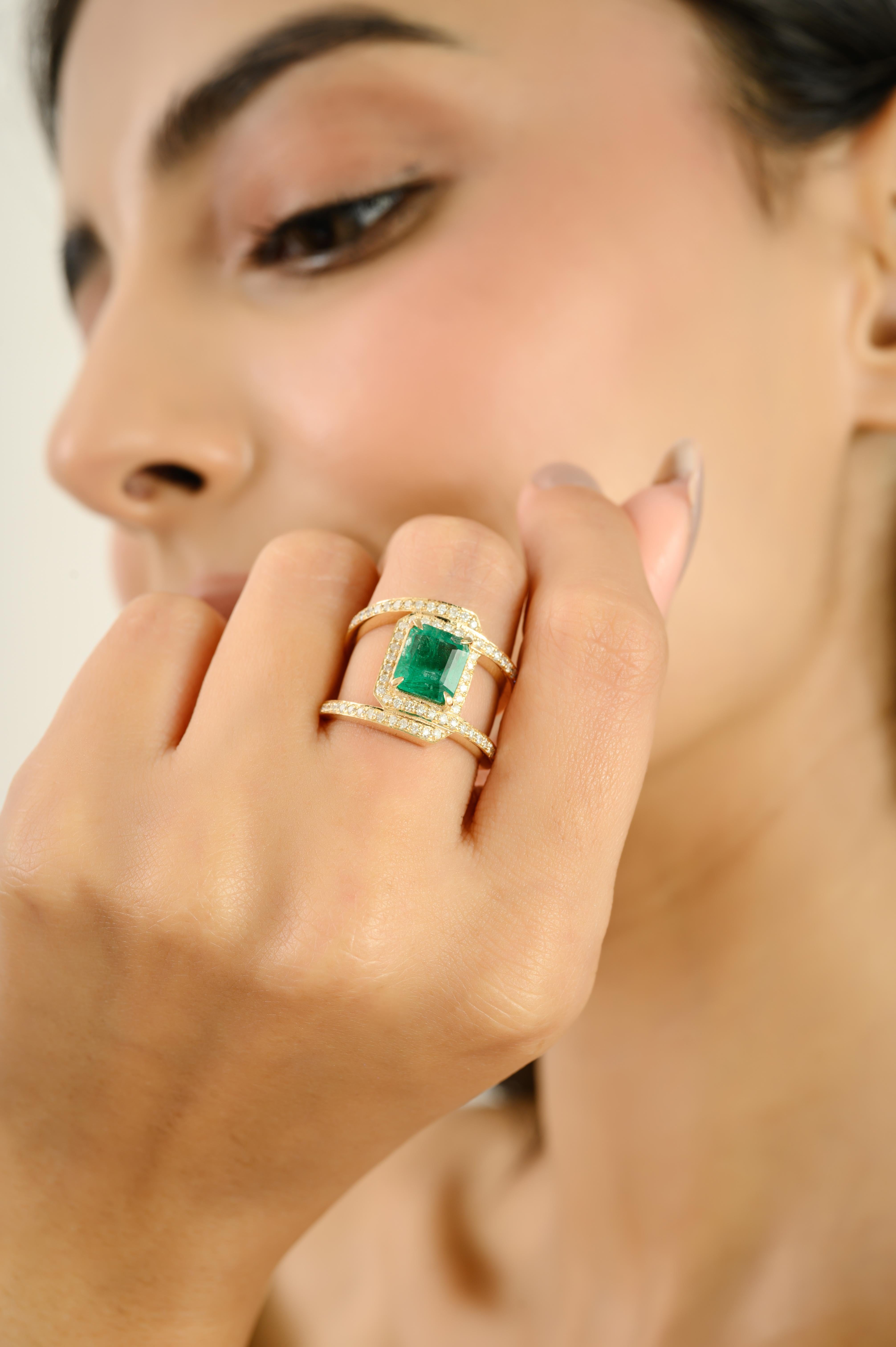 En vente :  Bague cocktail en or jaune 14K avec émeraude et diamant en forme de halo Cadeau pour bijoux 6