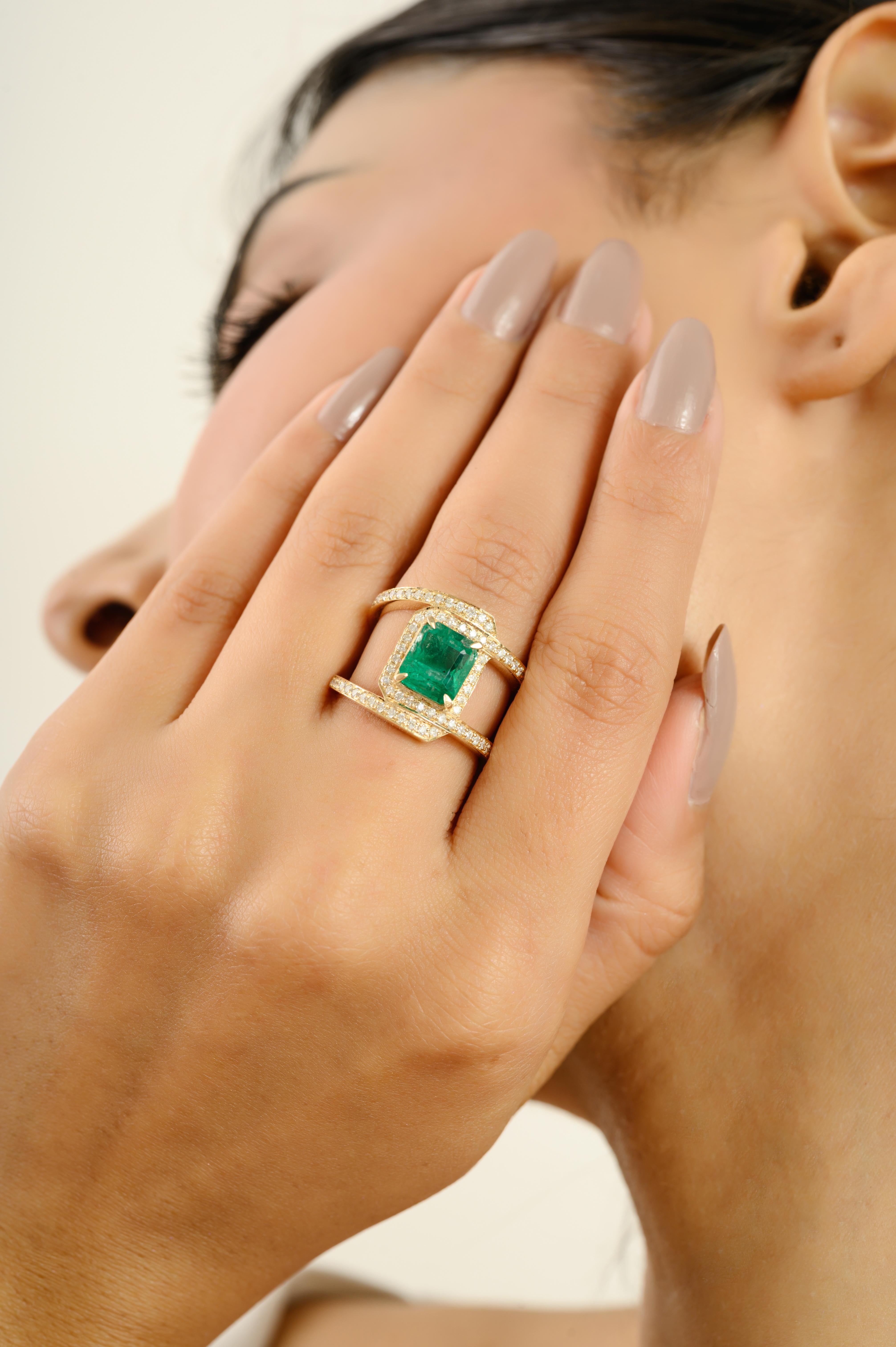 En vente :  Bague cocktail en or jaune 14K avec émeraude et diamant en forme de halo Cadeau pour bijoux 8