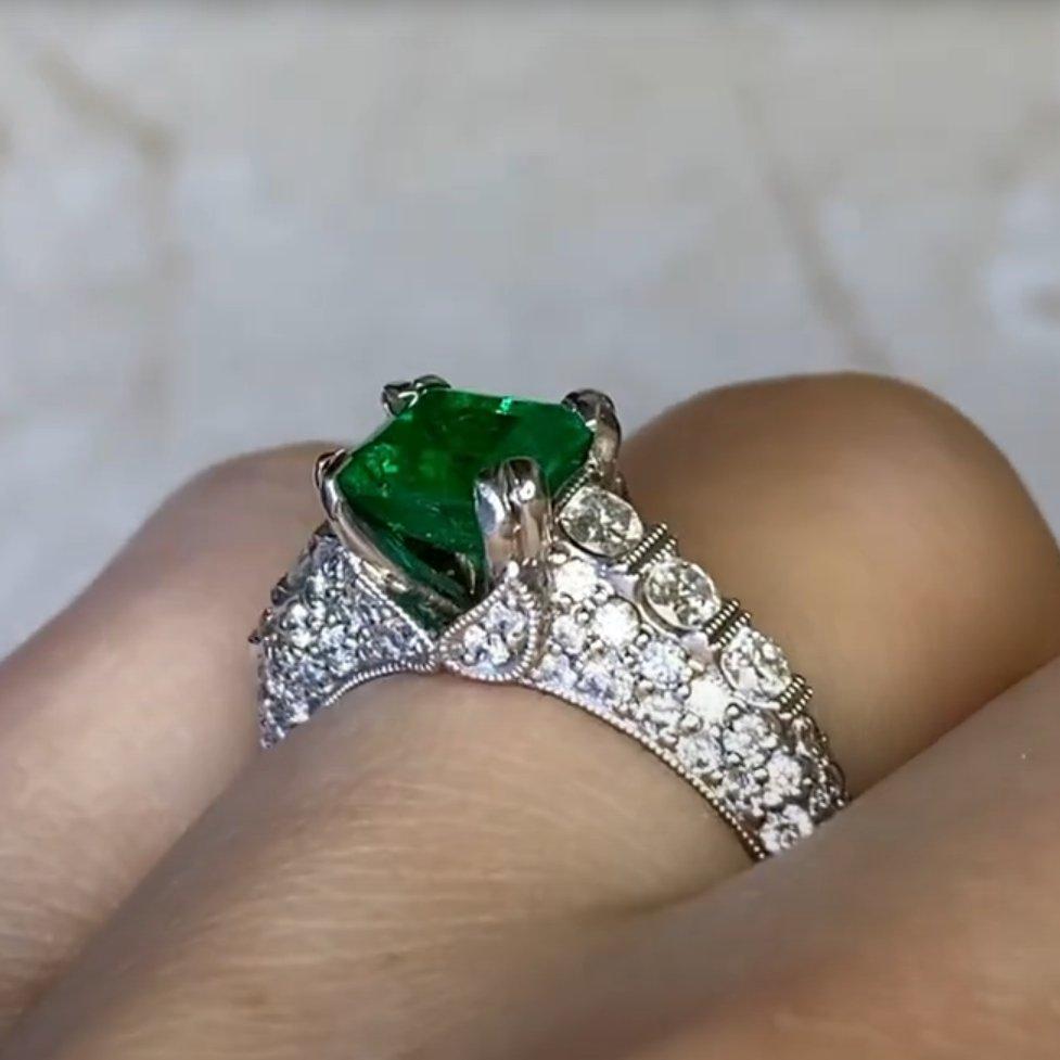 Emerald Cut Emerald Engagement Ring Approx 1.20-Carats), 18k White Gold In Excellent Condition In New York, NY
