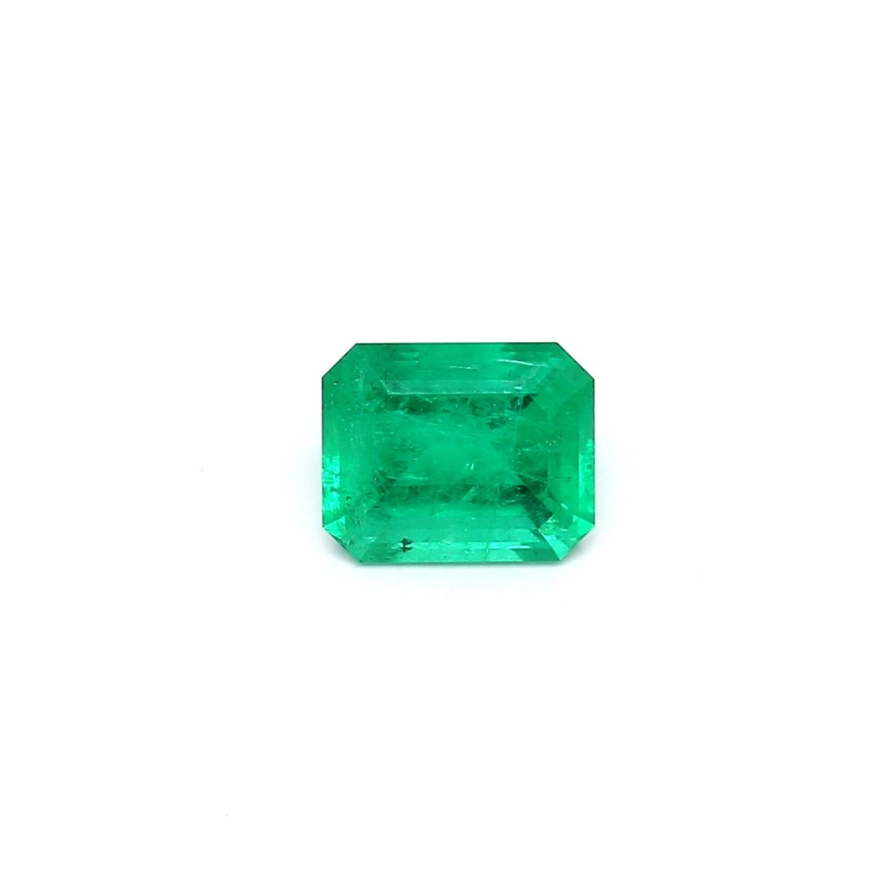 An amazing Russian Emerald which allows jewelers to create a unique piece of wearable art.
This exceptional quality gemstone would make a custom-made jewelry design. Perfect for a Ring or Pendant.

Shape - Octagon
Weight - 1.03 ct
Treatment -