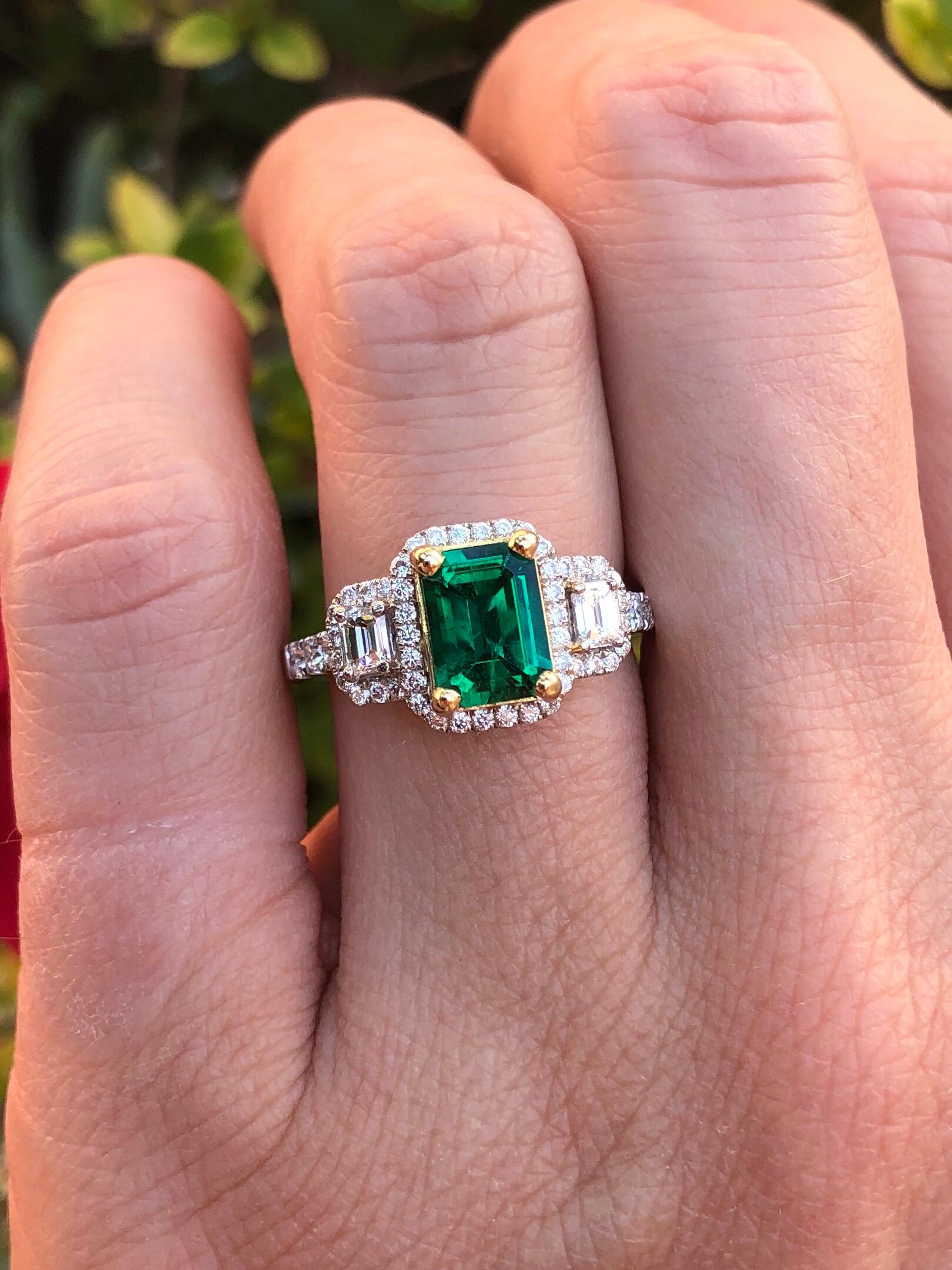 Emerald Ring 1.24 Carat Emerald Cut In New Condition In Beverly Hills, CA